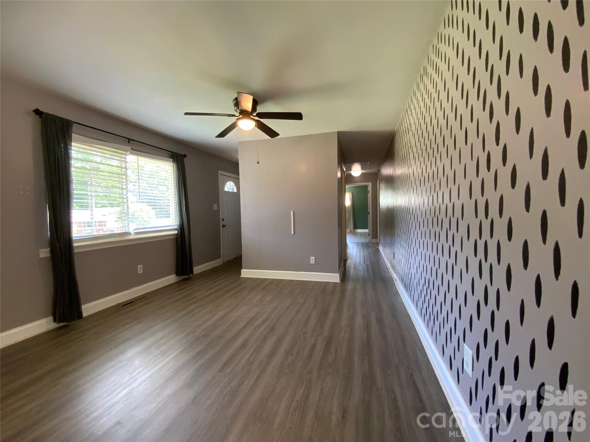 325 Glenwood Drive — Mooresville