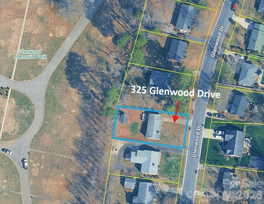 325 Glenwood Drive — Mooresville