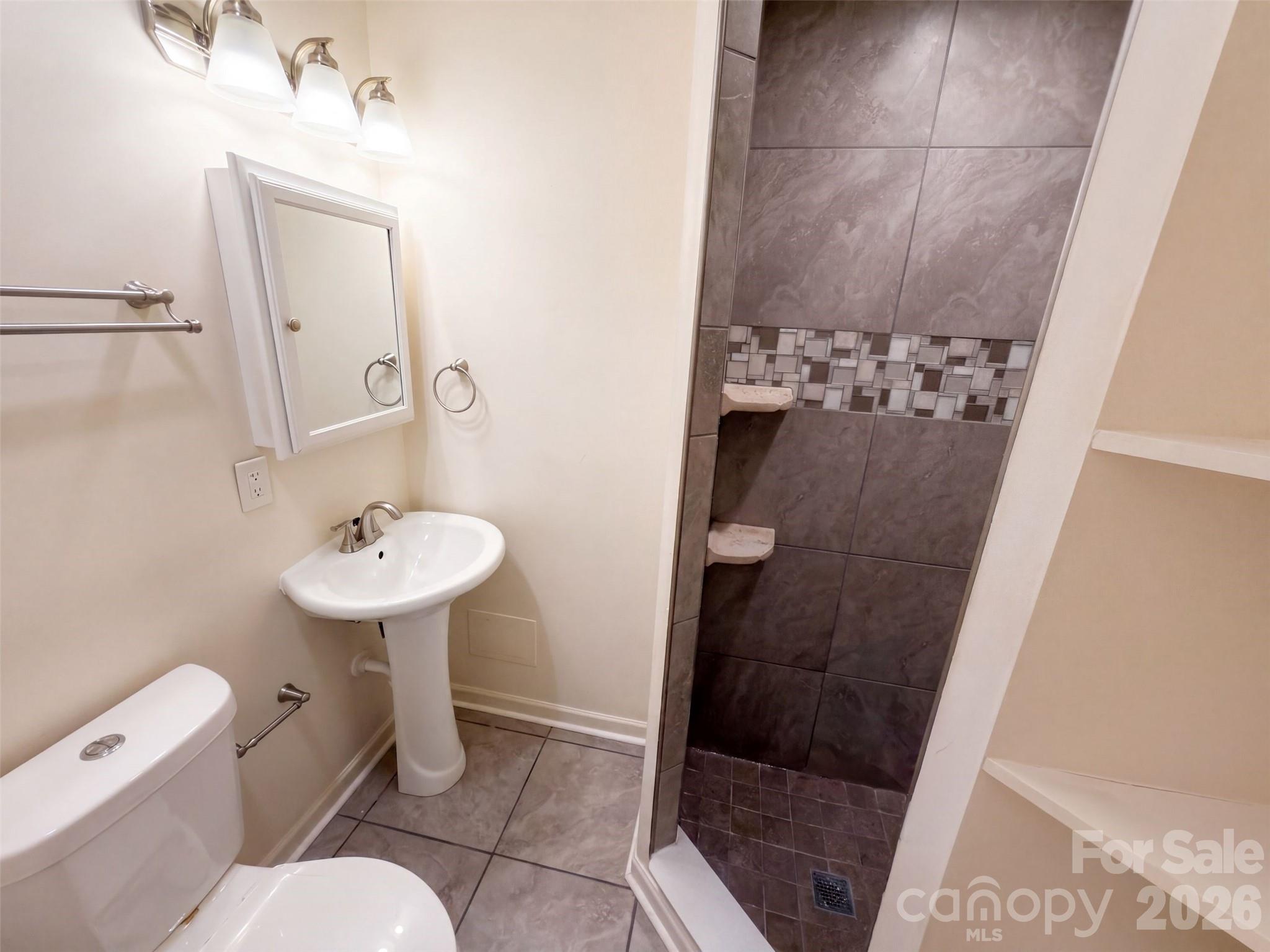 1627 Catoe Road — Lancaster
