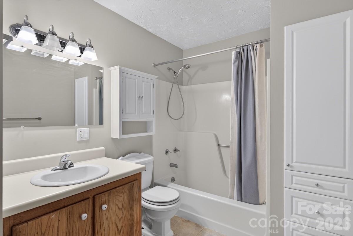 187 Caledonia Road — Landrum