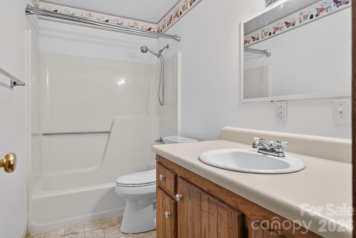 187 Caledonia Road — Landrum