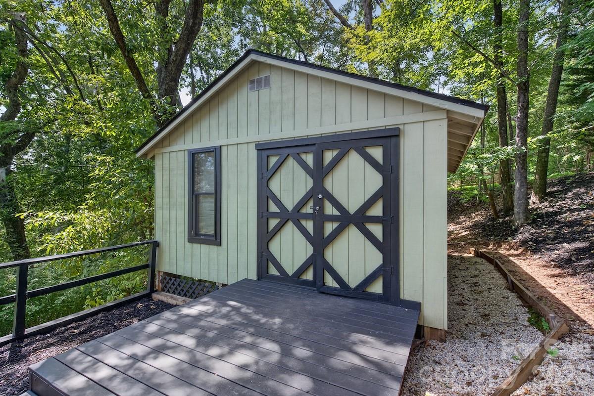 187 Caledonia Road — Landrum