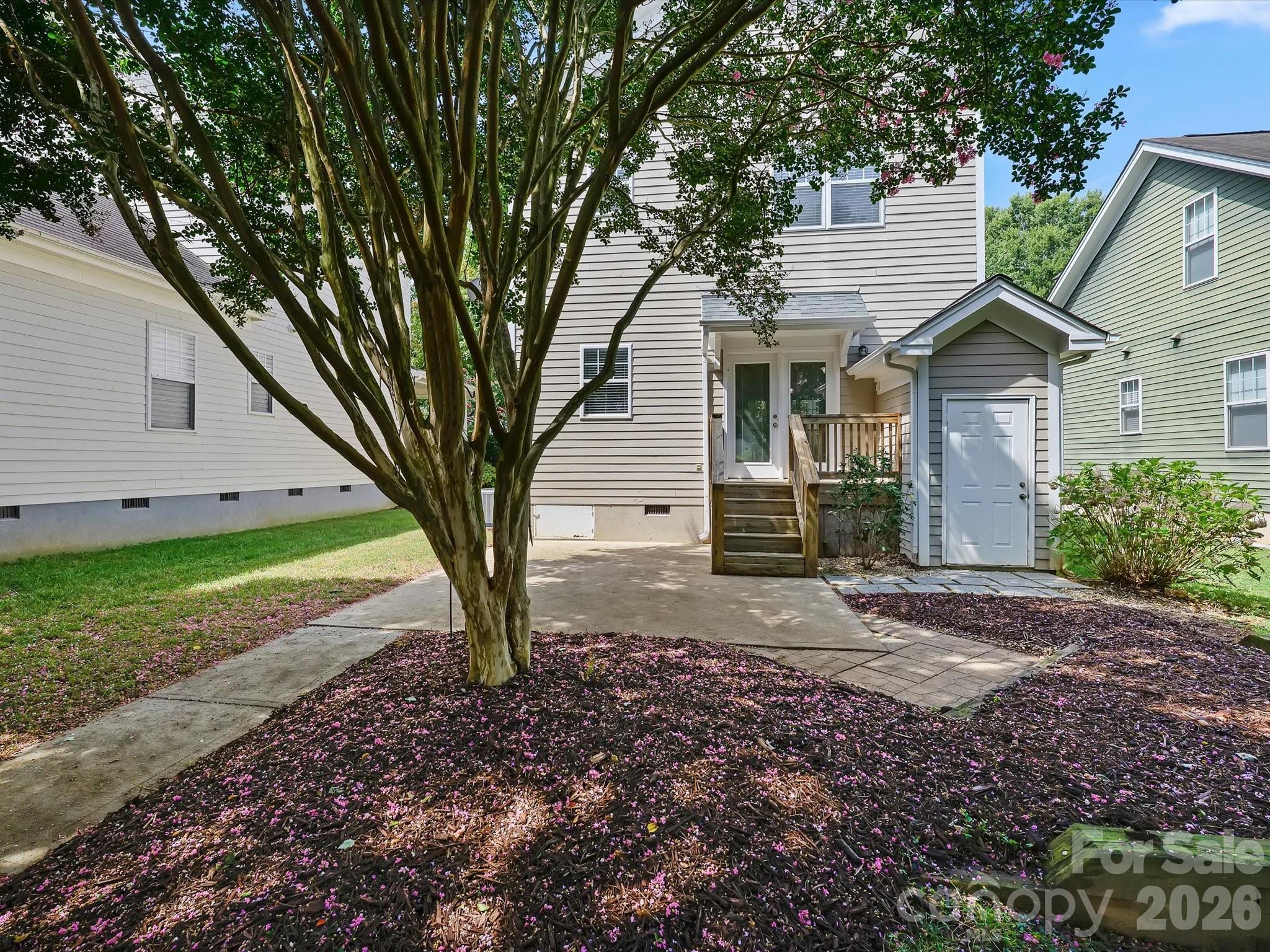 8515 Lindholm Drive — Huntersville