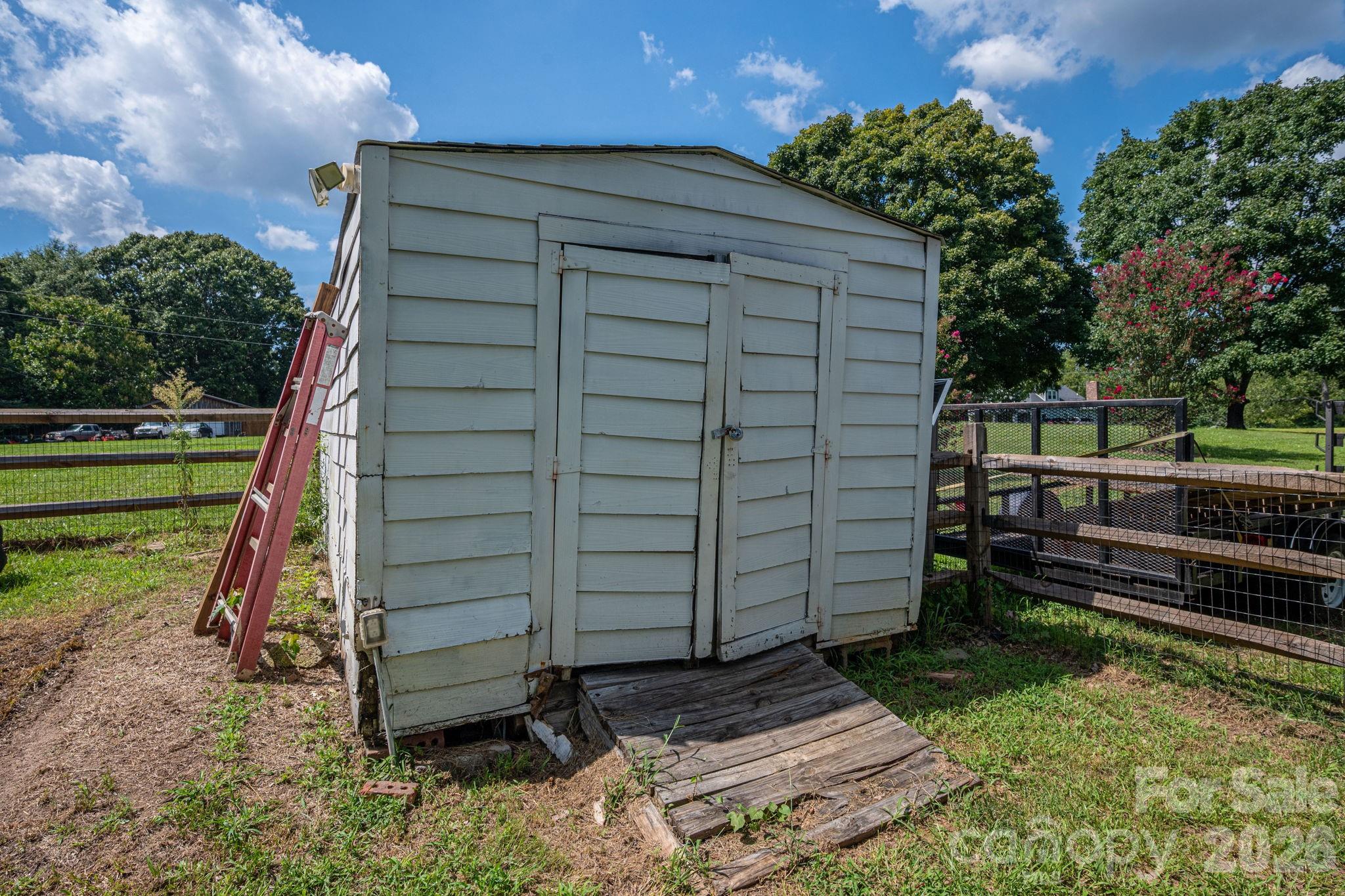 1718 Woolie Road — Lincolnton