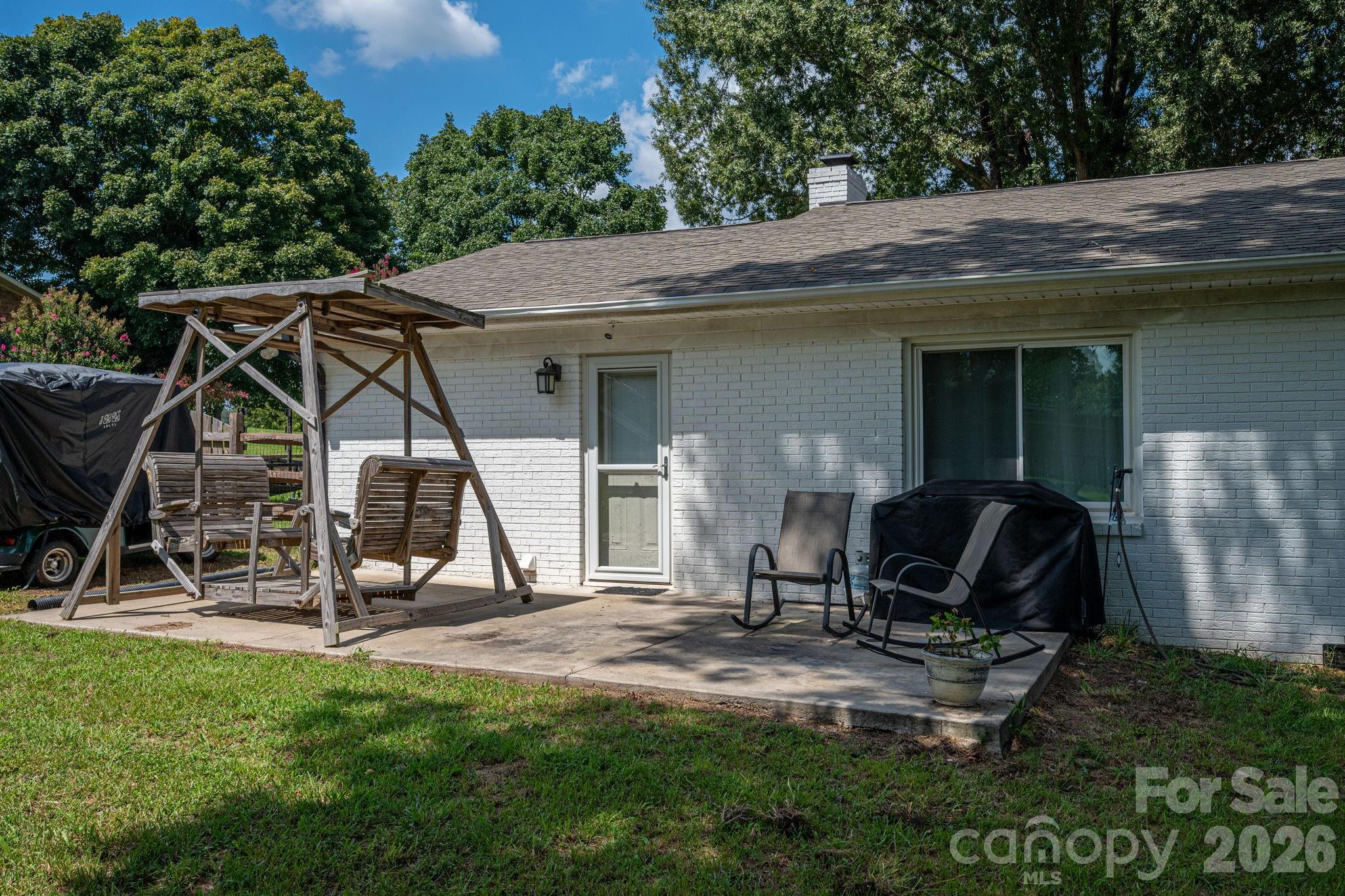 1718 Woolie Road — Lincolnton
