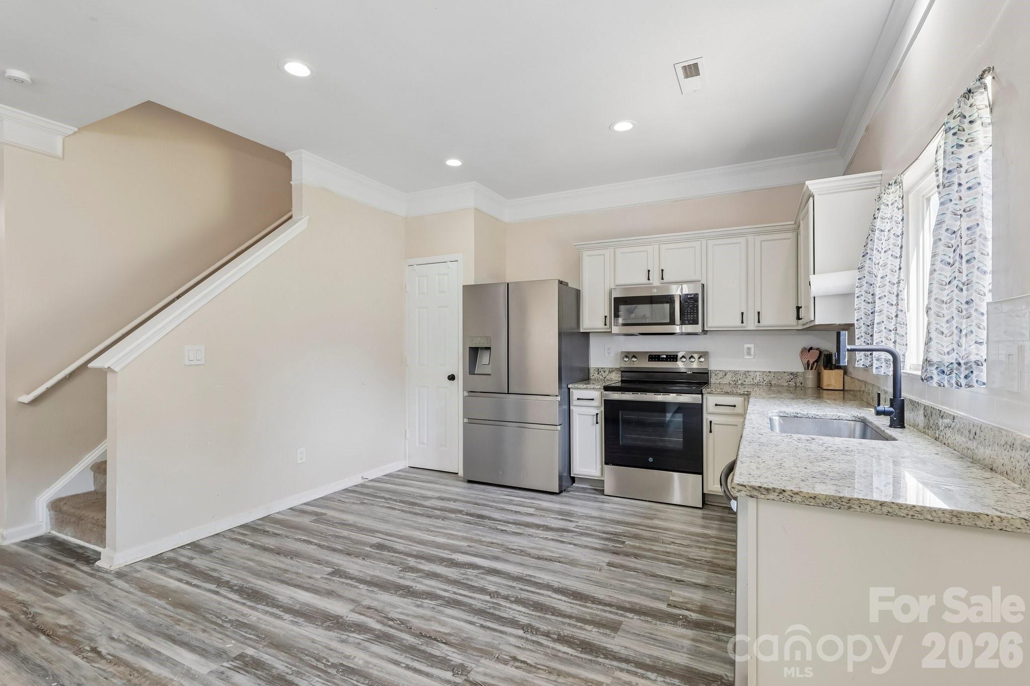 10302 Hugue Way — Charlotte