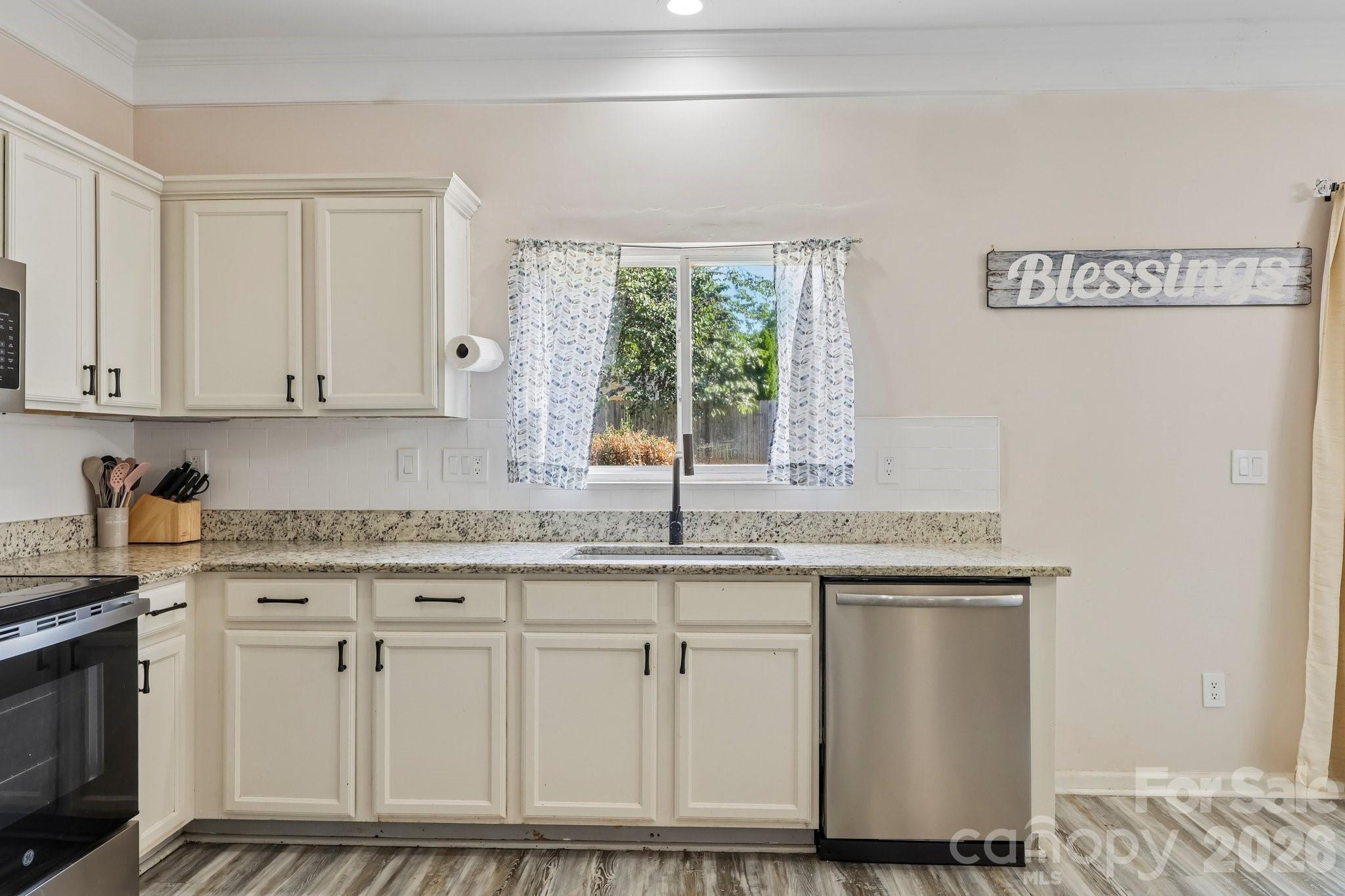10302 Hugue Way — Charlotte