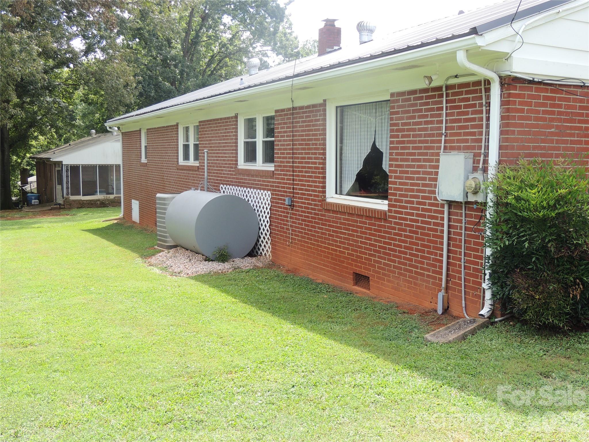 189 Westwood Drive — Forest City
