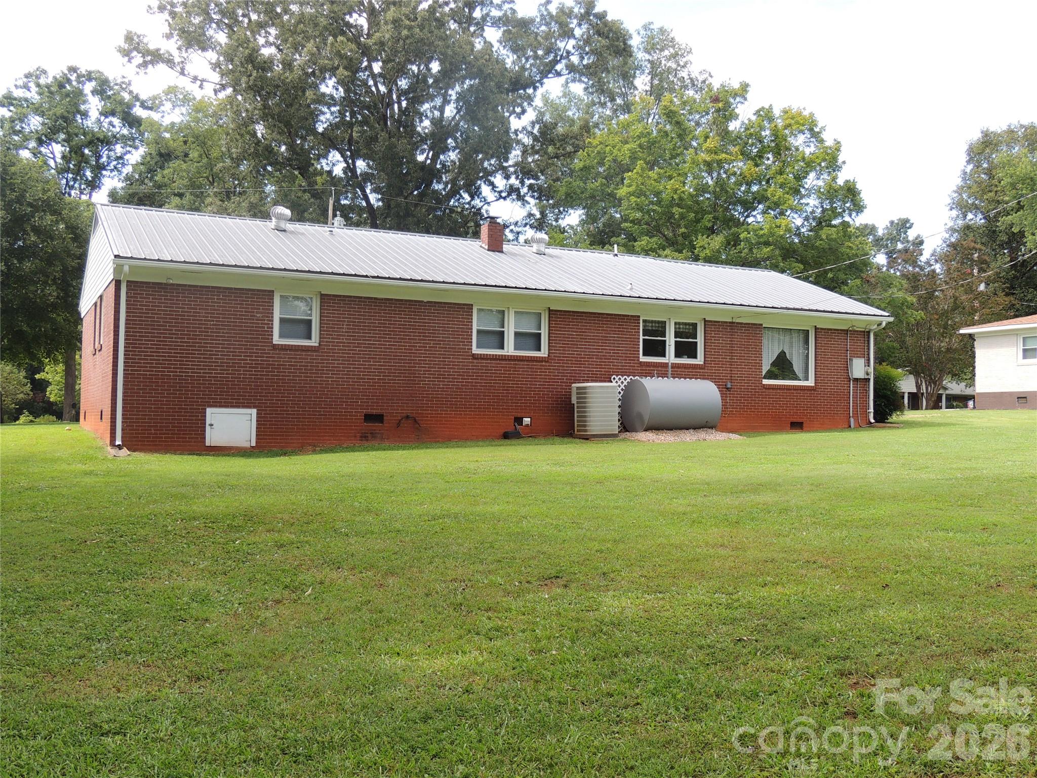 189 Westwood Drive — Forest City