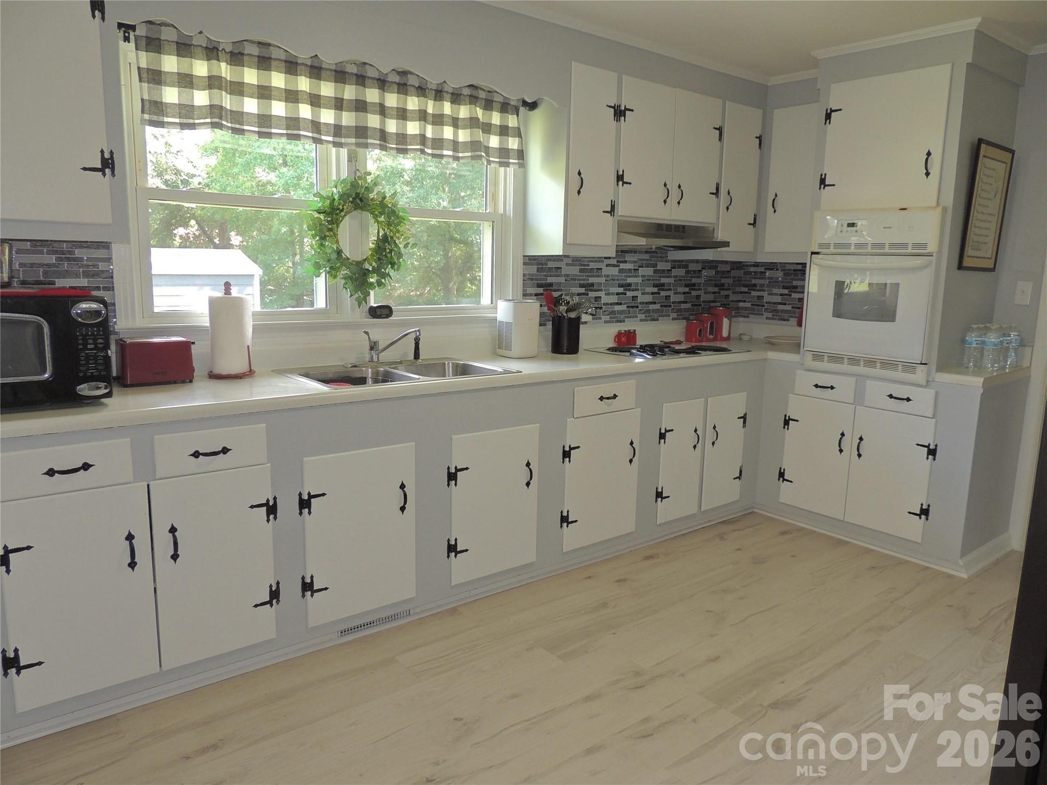 189 Westwood Drive — Forest City