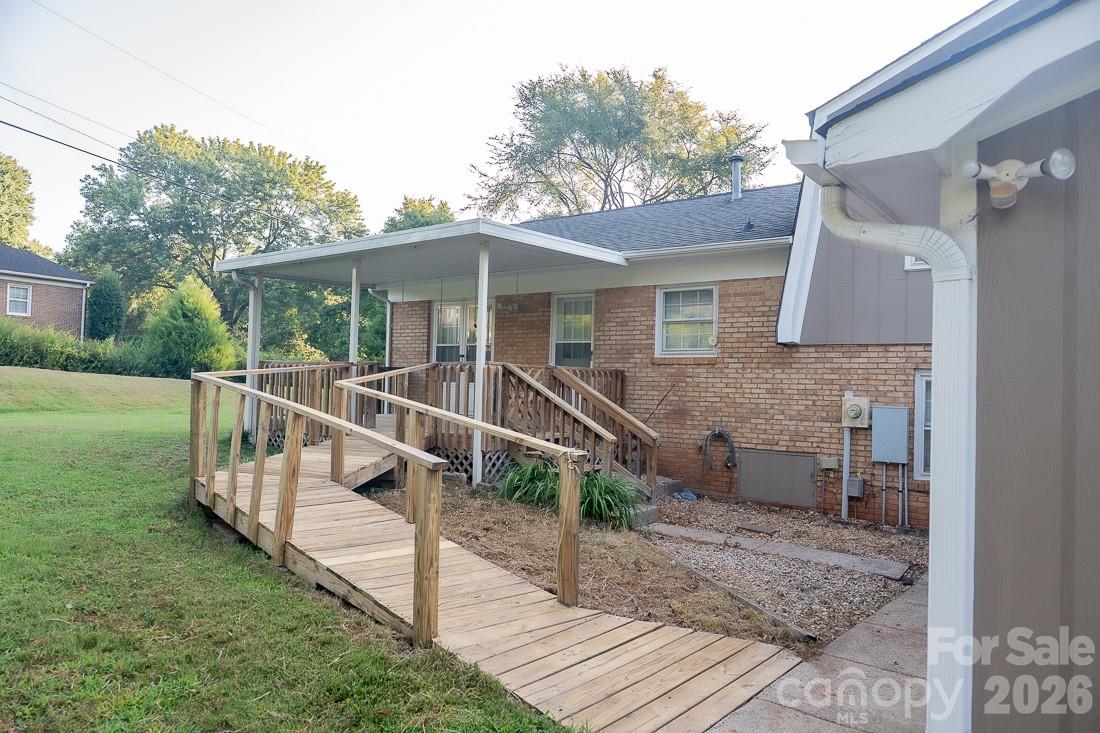 3401 Tracelake Drive — Matthews