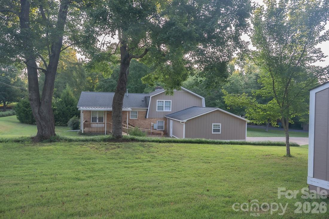 3401 Tracelake Drive — Matthews