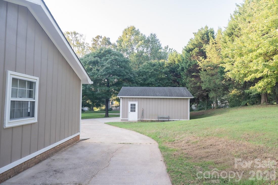 3401 Tracelake Drive — Matthews
