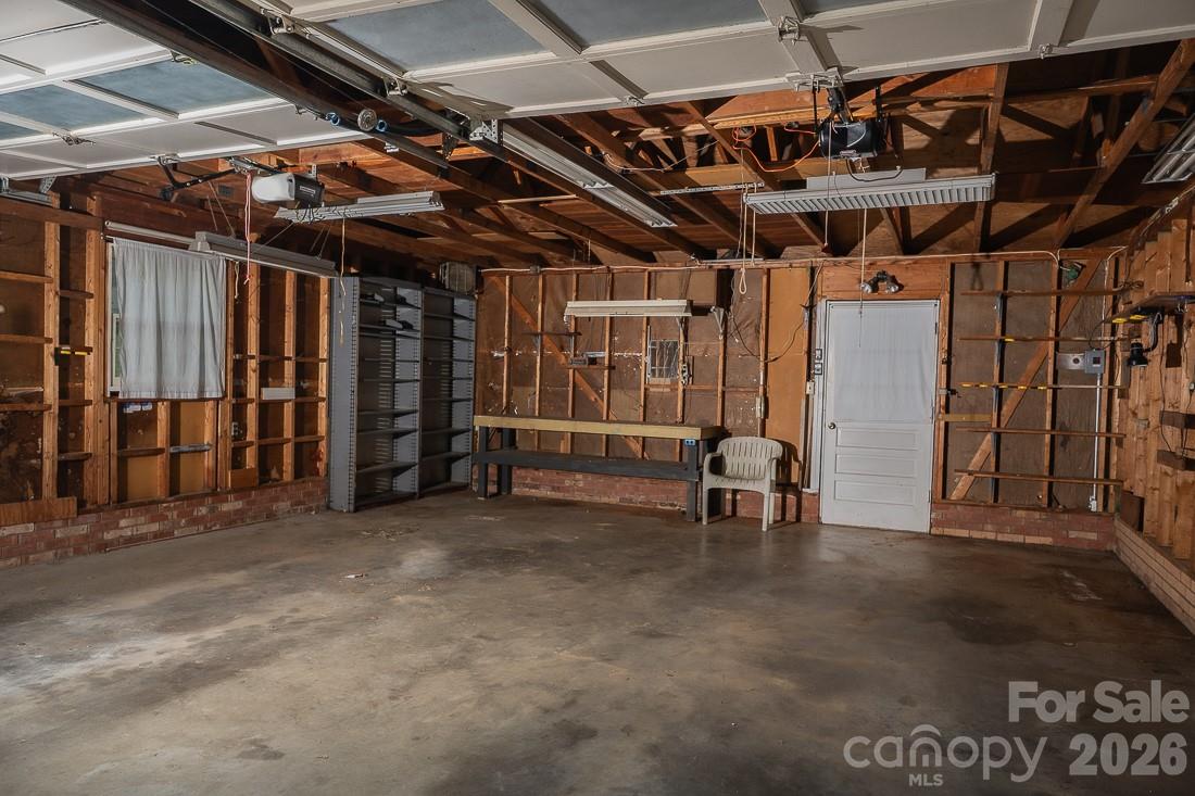 3401 Tracelake Drive — Matthews