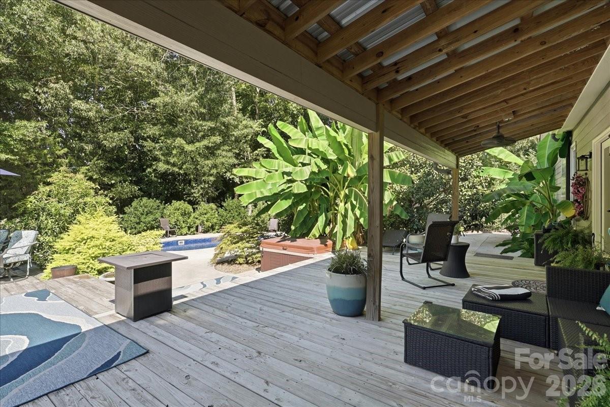 683 Mason Dickson Road — York