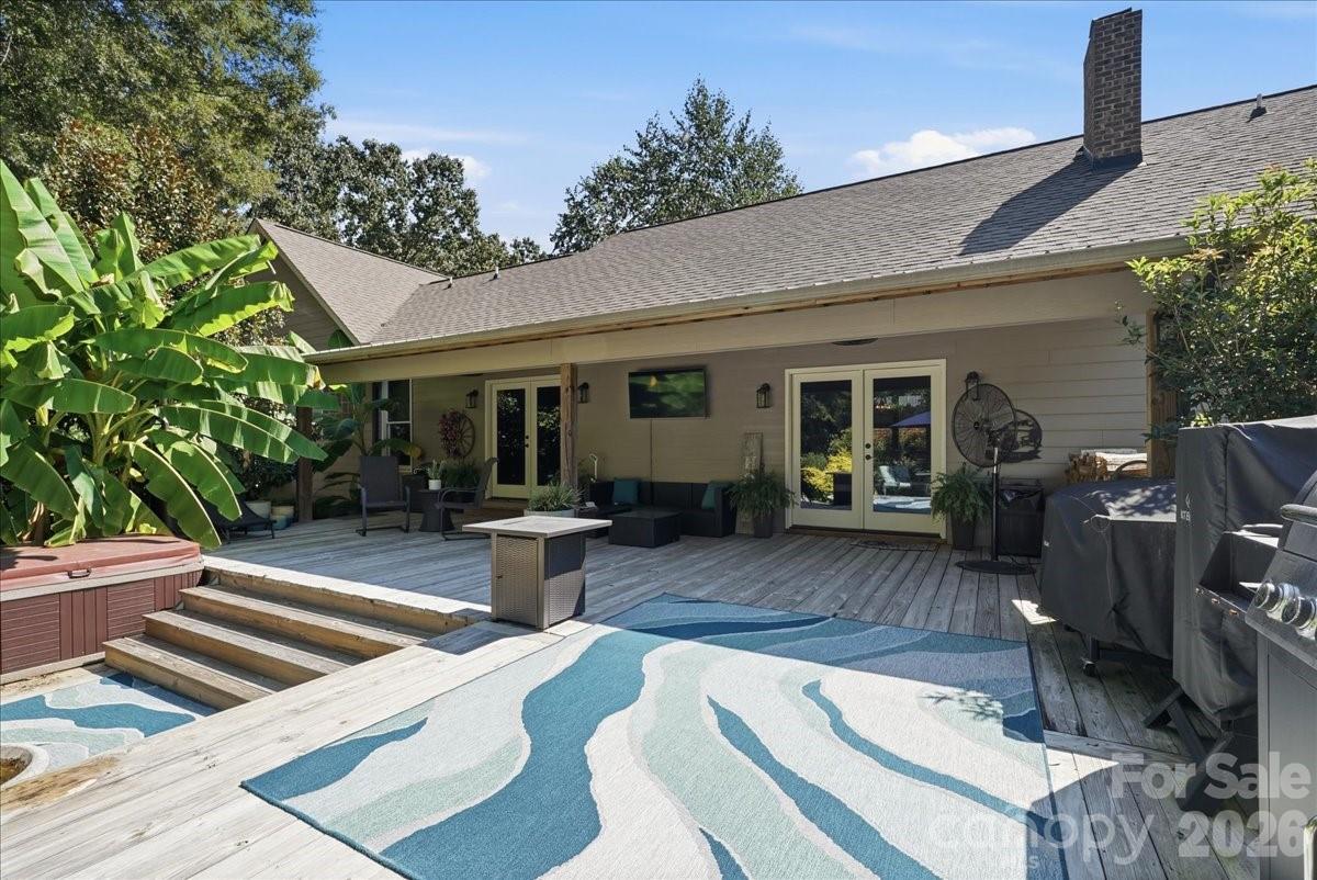 683 Mason Dickson Road — York