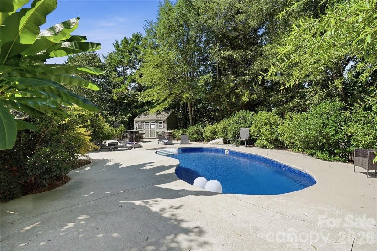 683 Mason Dickson Road — York
