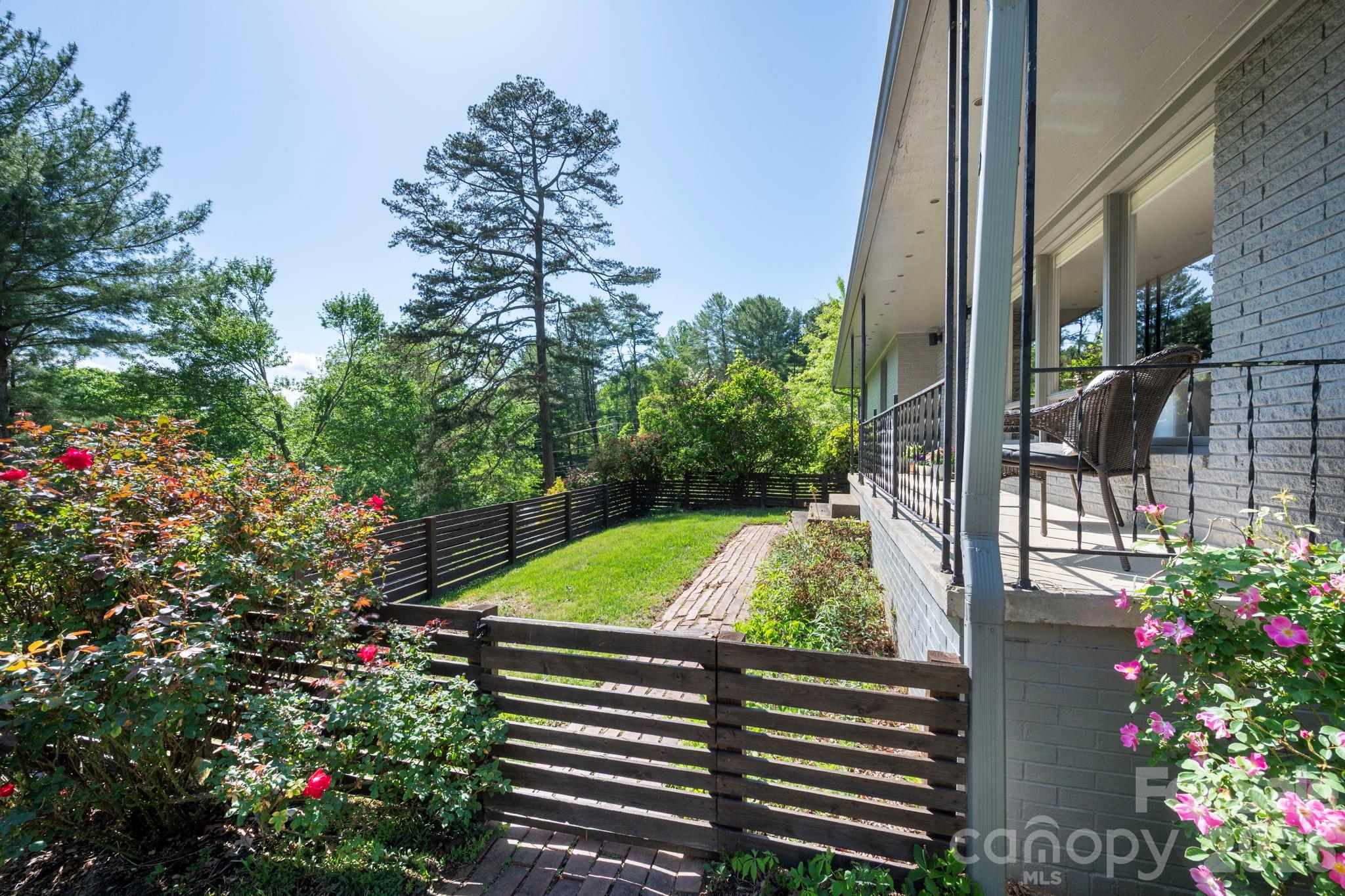 301 Stratford Road — Asheville