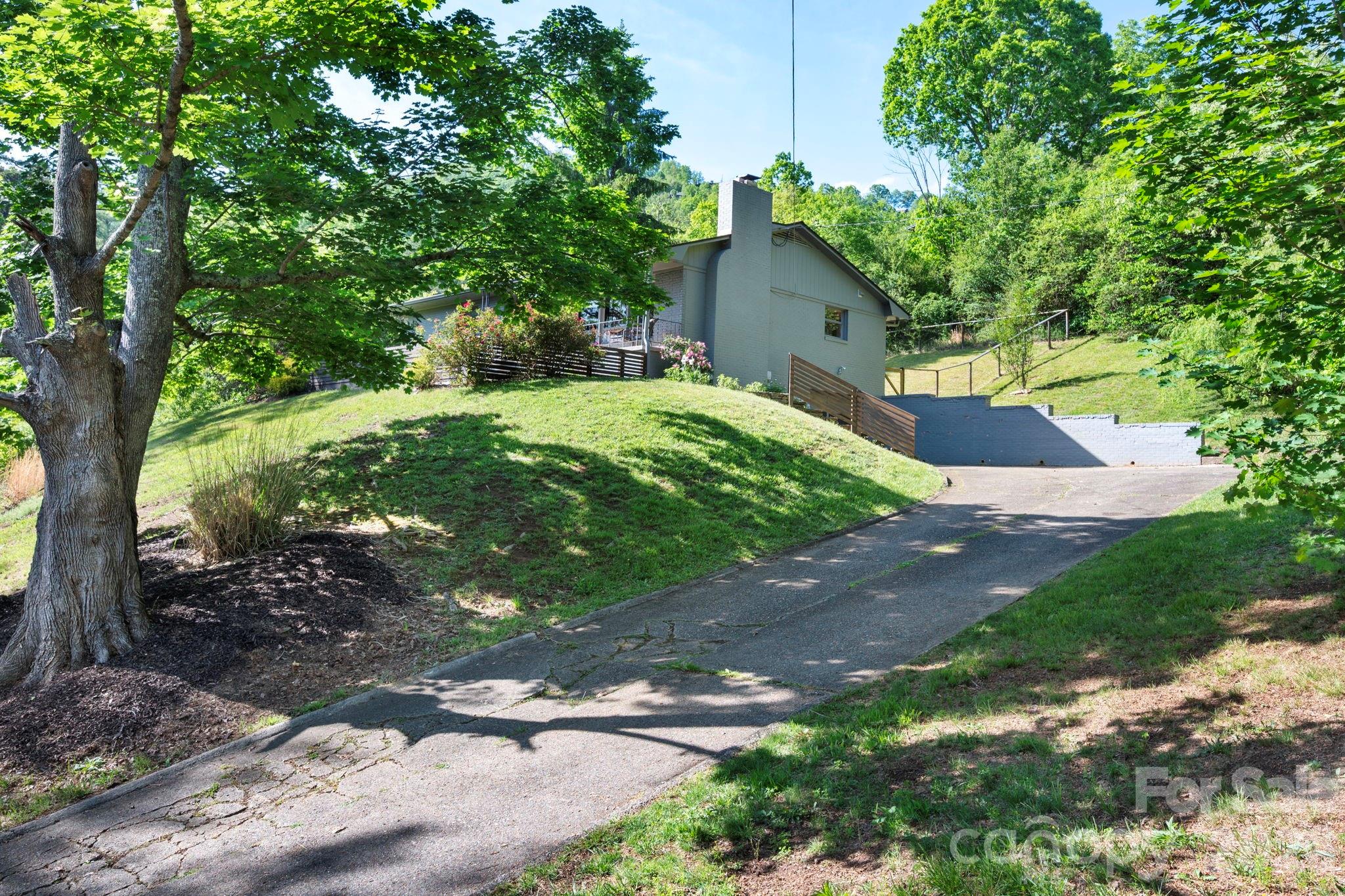 301 Stratford Road — Asheville
