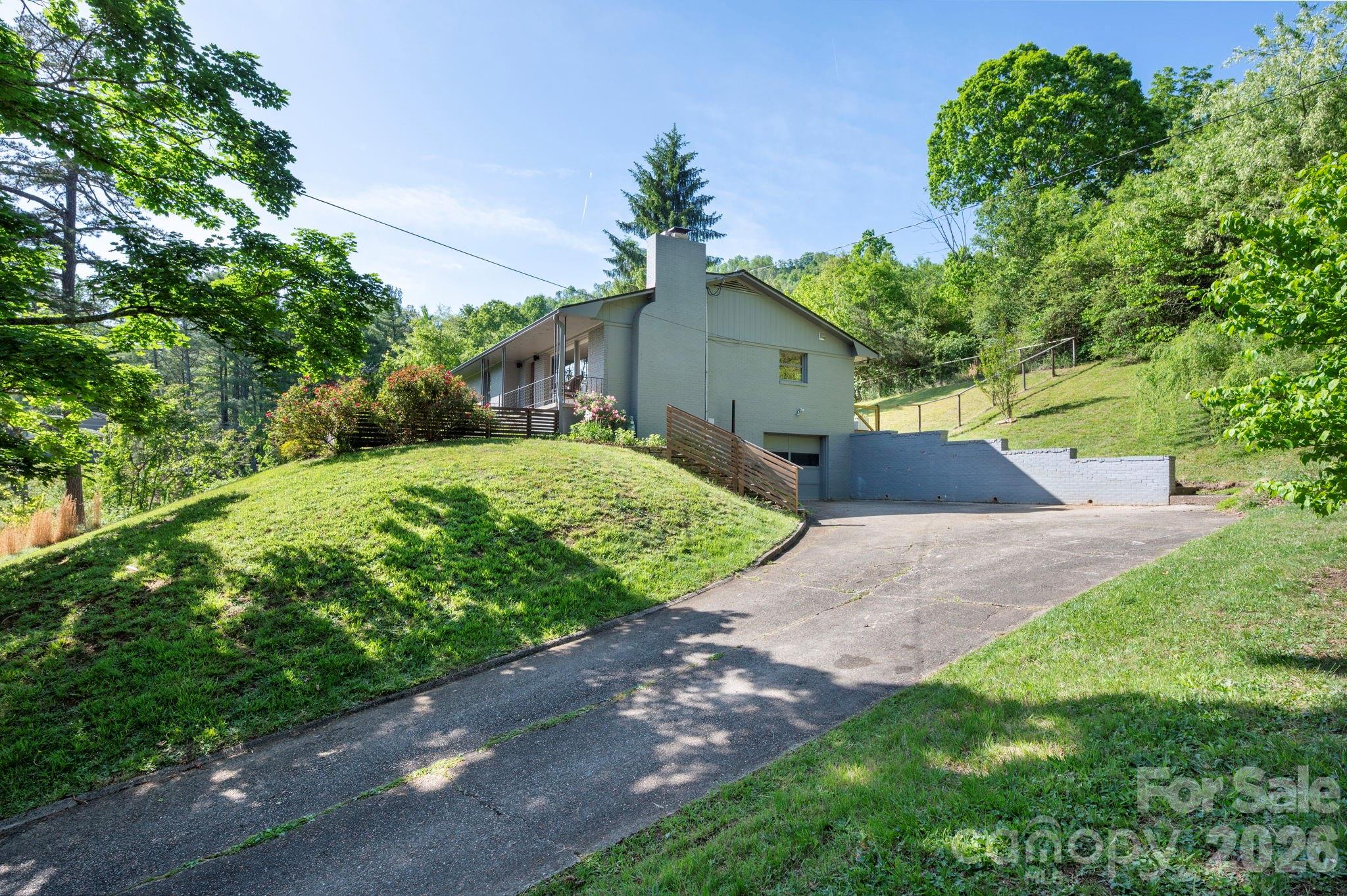 301 Stratford Road — Asheville