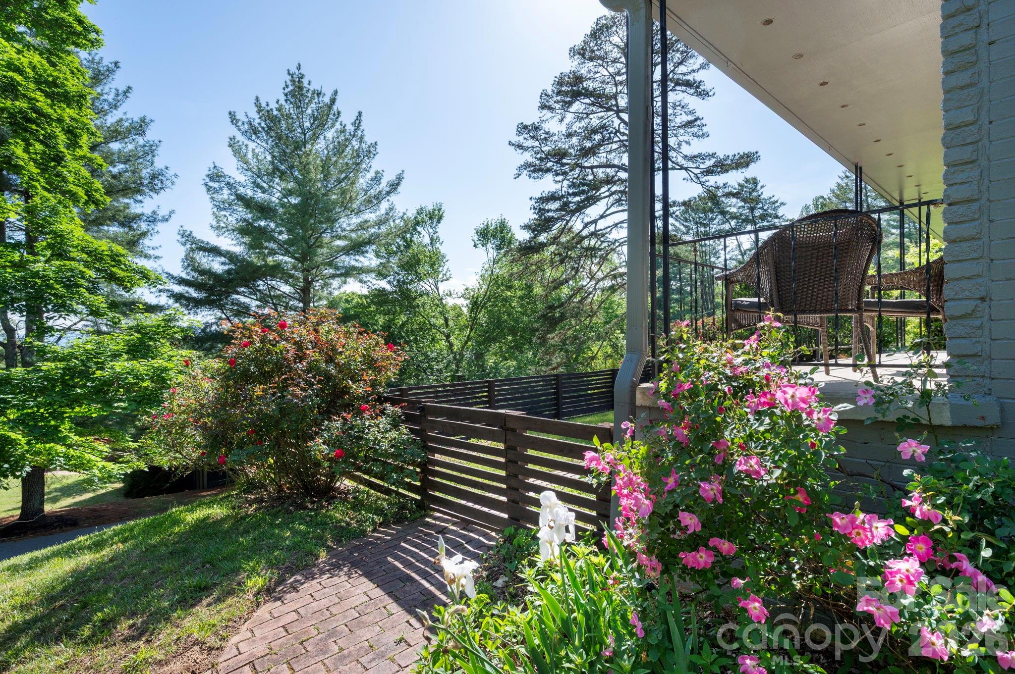 301 Stratford Road — Asheville