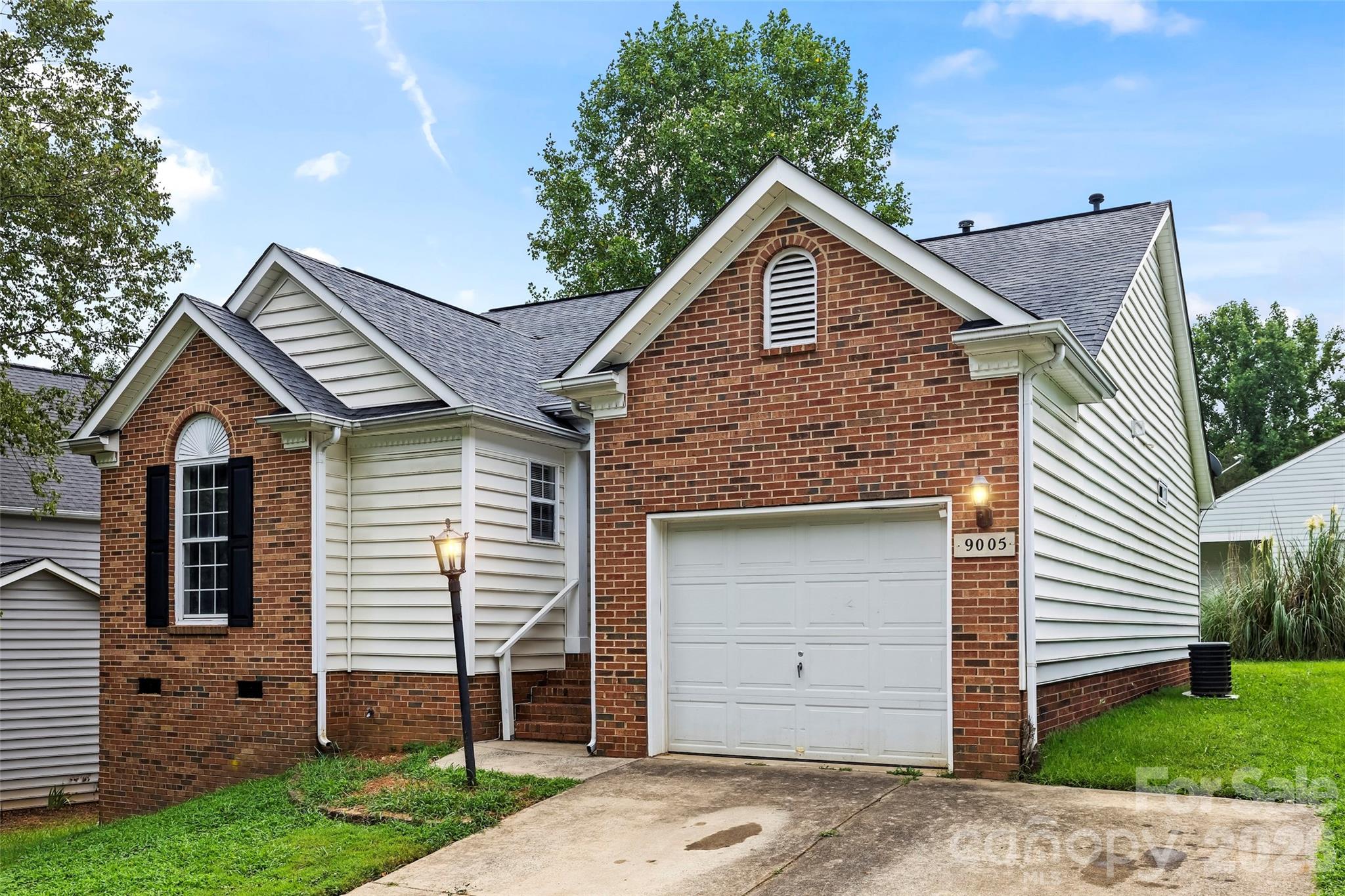 9005 Little Hampton Place — Charlotte