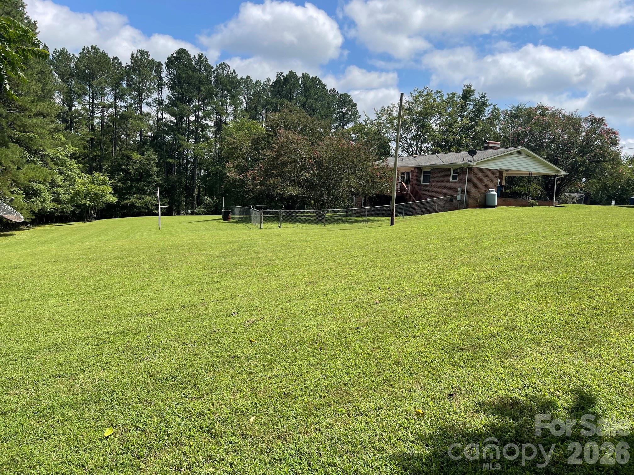 187 River Hills Drive — Forest City