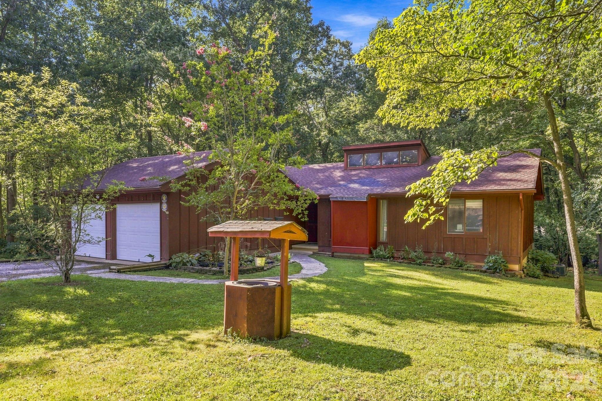 51 Rising Meadow Lane — Mills River