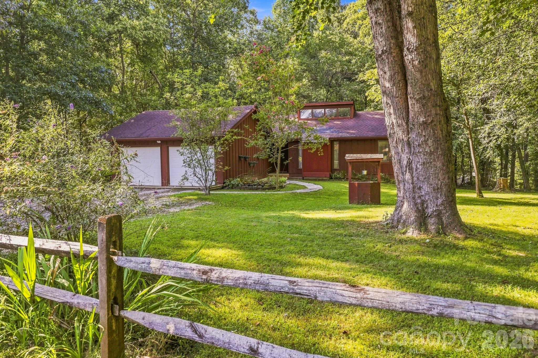 51 Rising Meadow Lane — Mills River