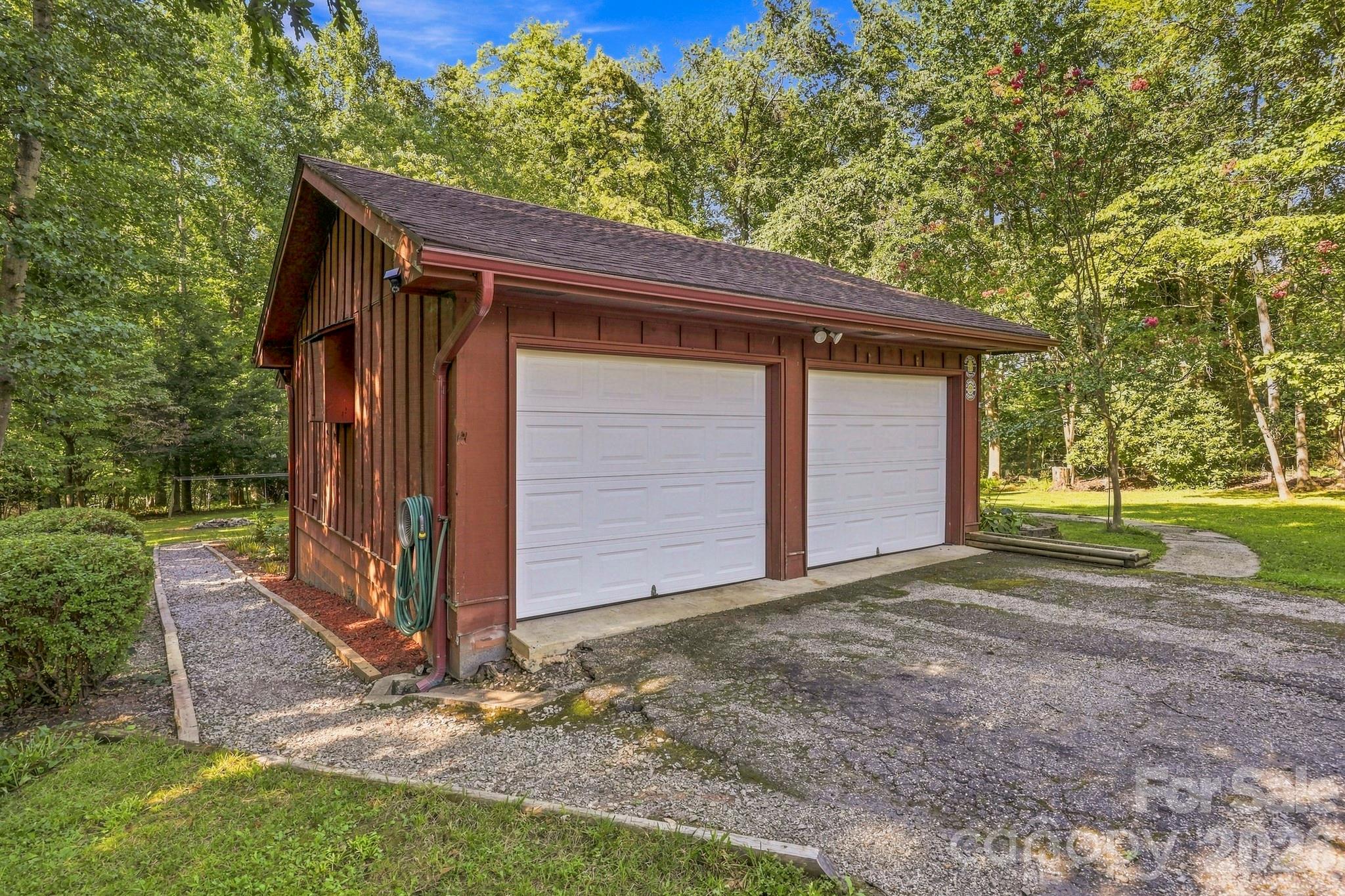 51 Rising Meadow Lane — Mills River