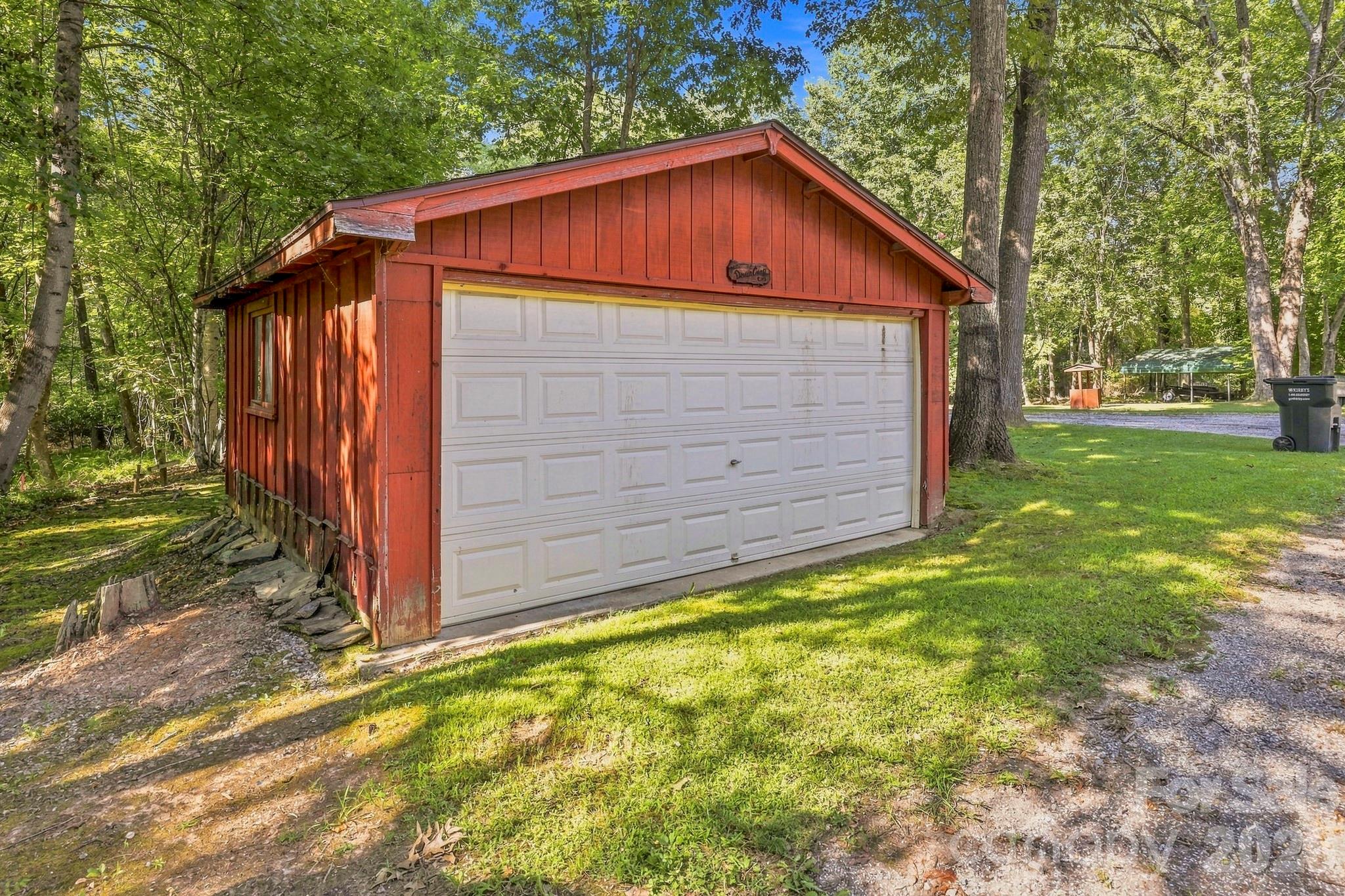 51 Rising Meadow Lane — Mills River
