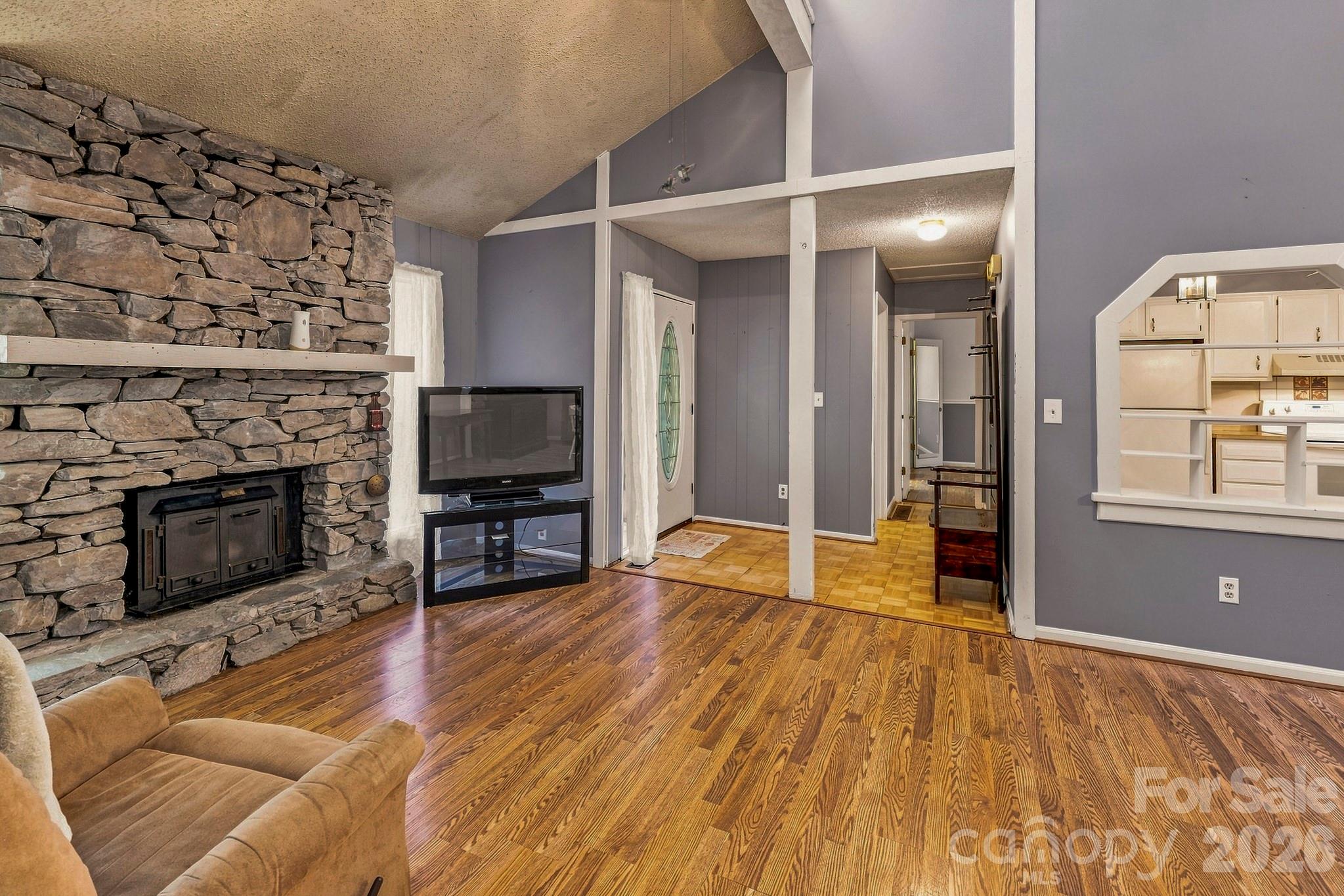 51 Rising Meadow Lane — Mills River