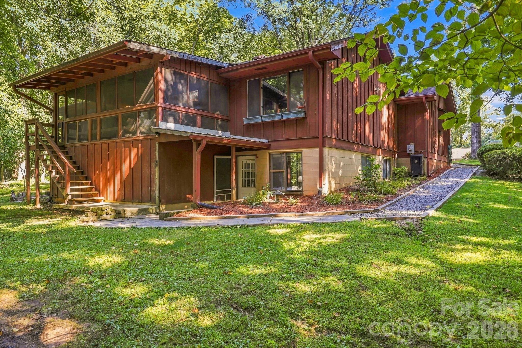 51 Rising Meadow Lane — Mills River