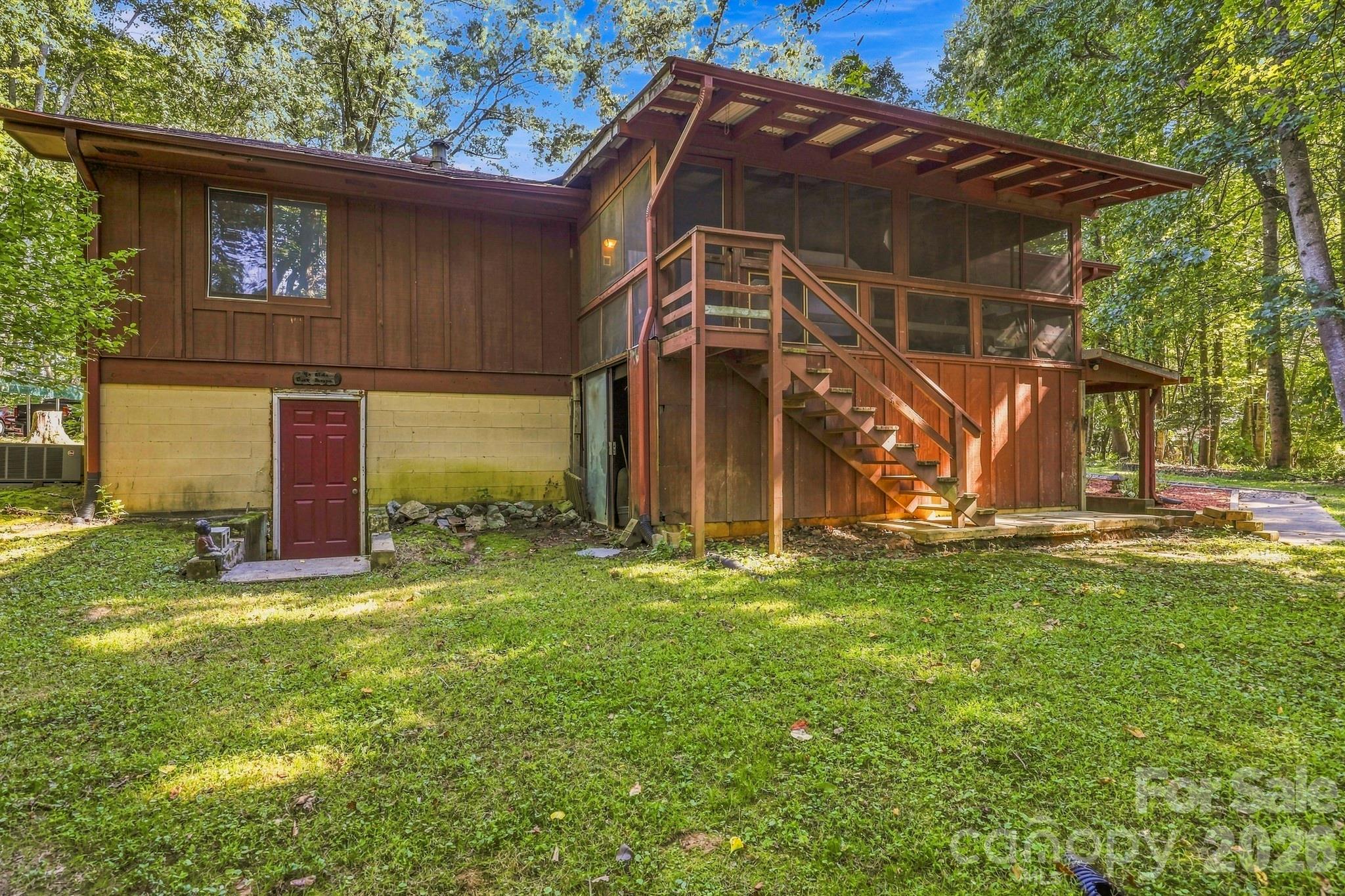 51 Rising Meadow Lane — Mills River