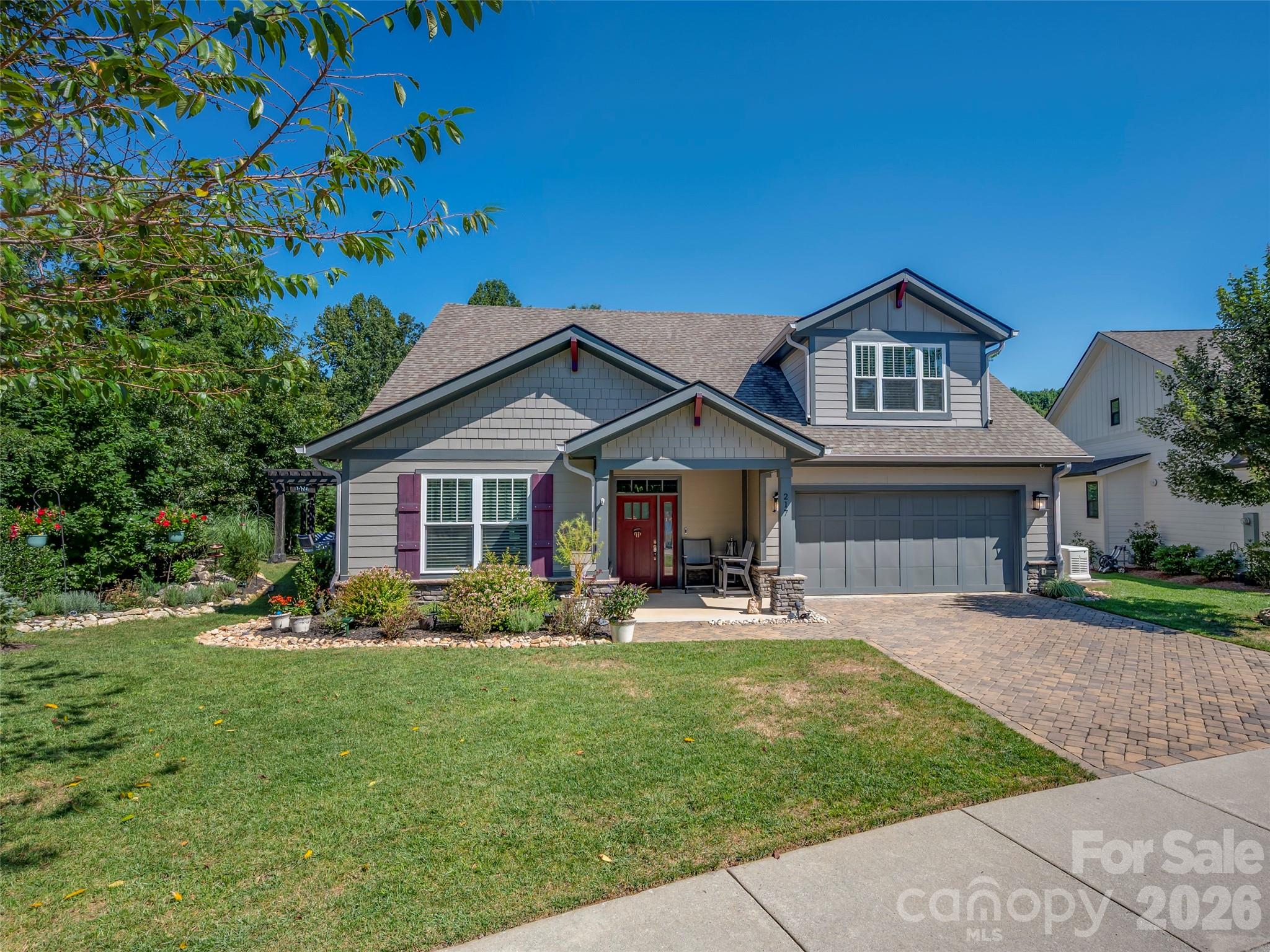217 Hogans View Circle — Hendersonville