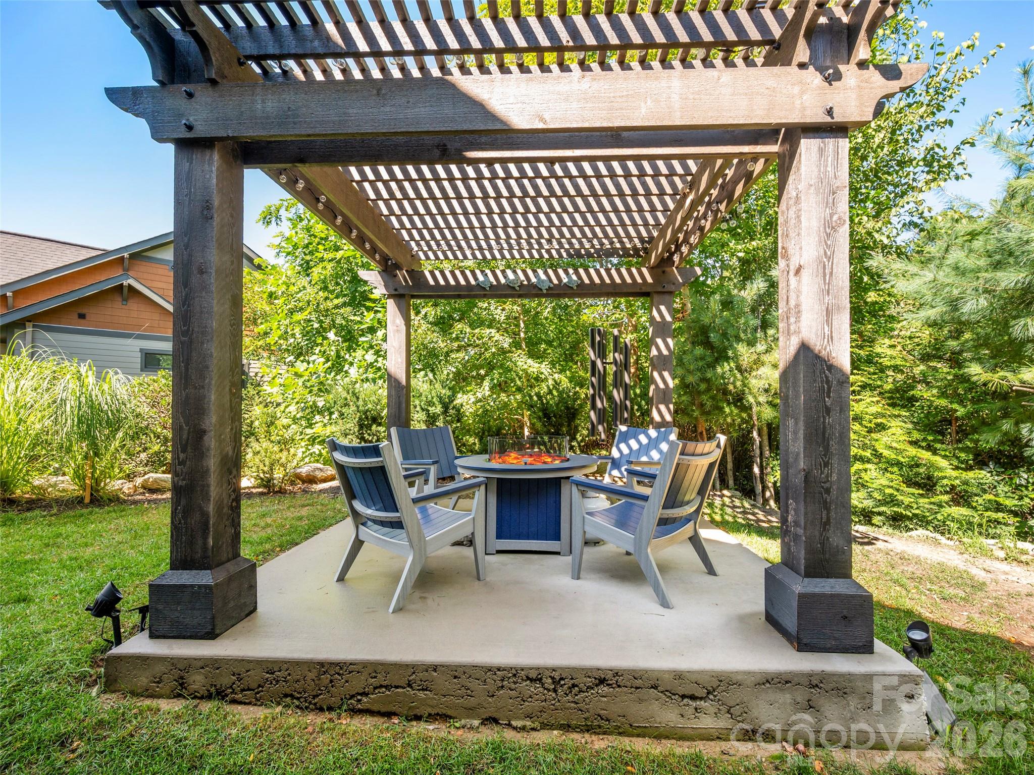 217 Hogans View Circle — Hendersonville