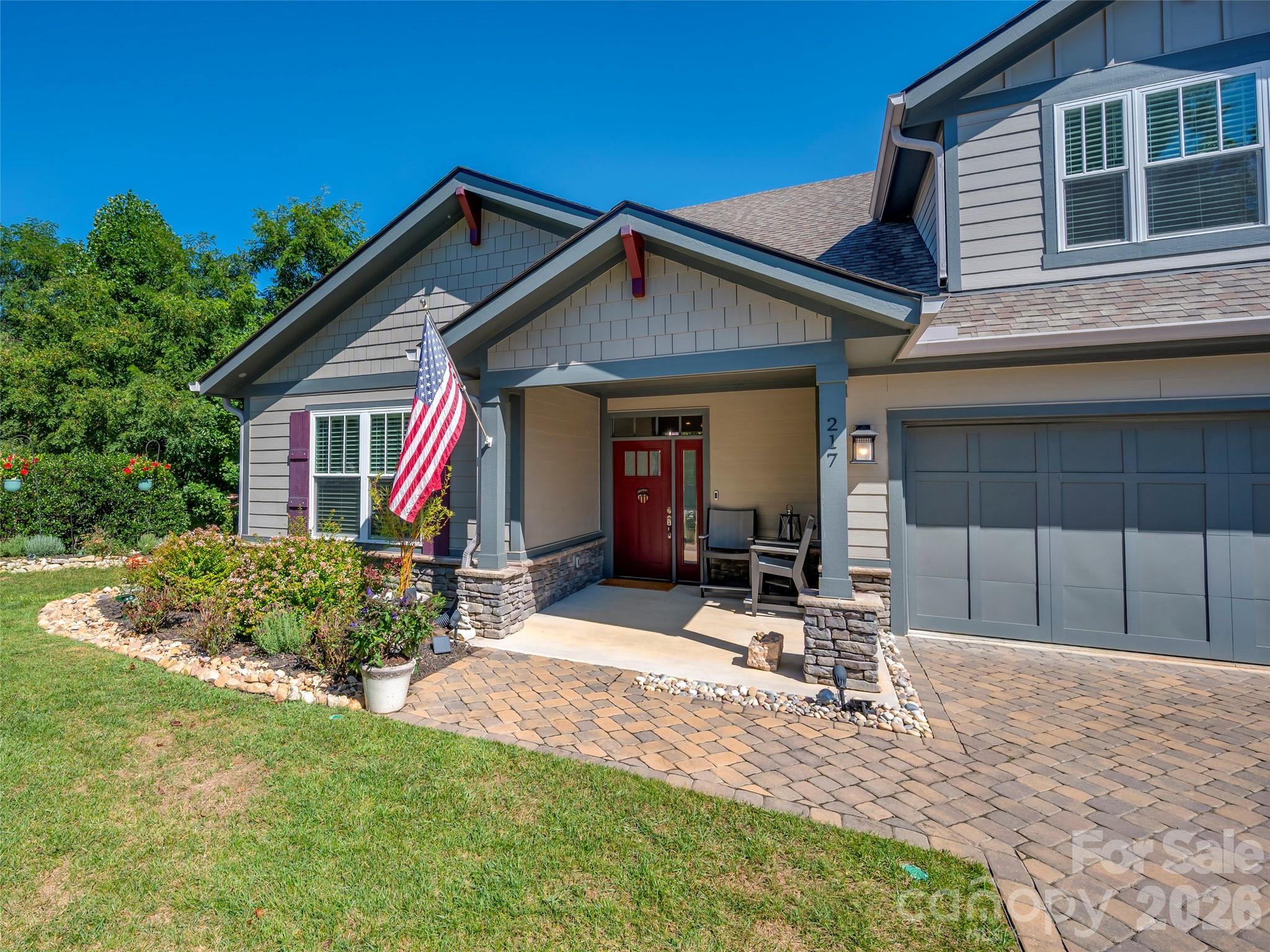217 Hogans View Circle — Hendersonville