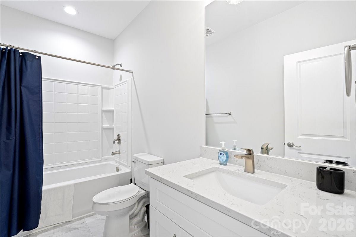 2041 S Pine Drive — Gastonia