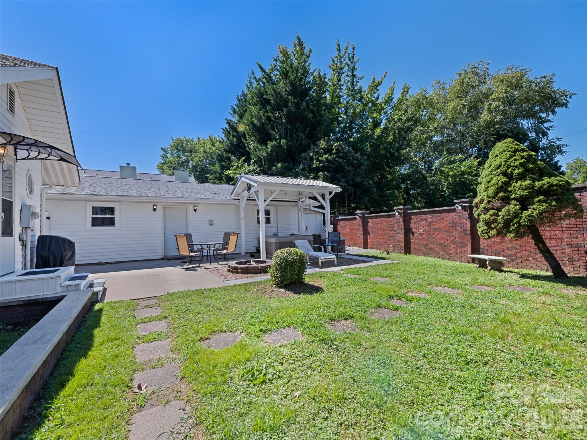 50 Epsom Street — Waynesville