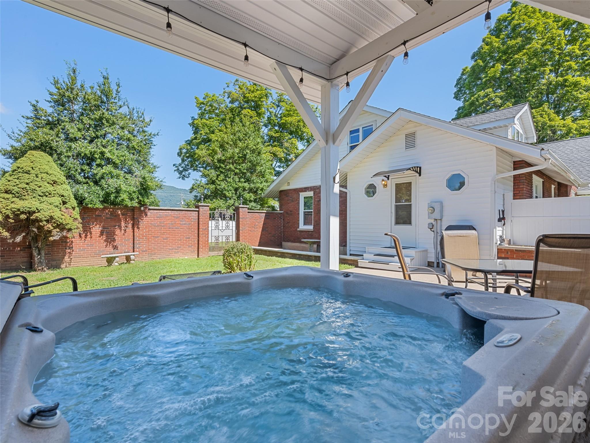 50 Epsom Street — Waynesville