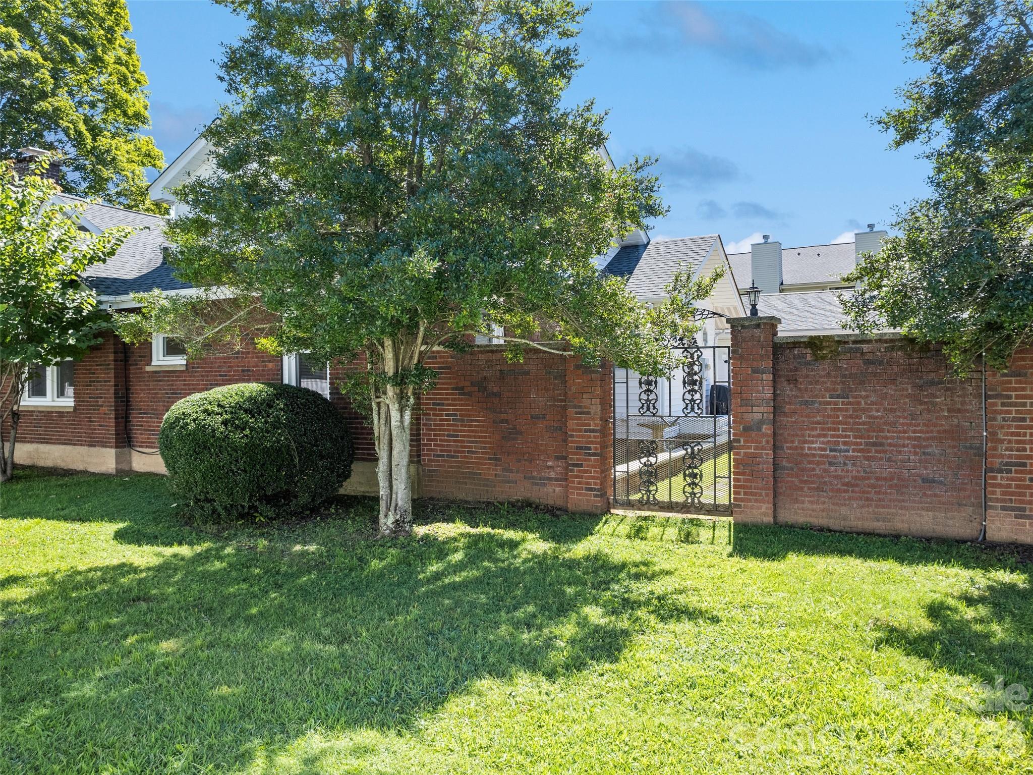 50 Epsom Street — Waynesville
