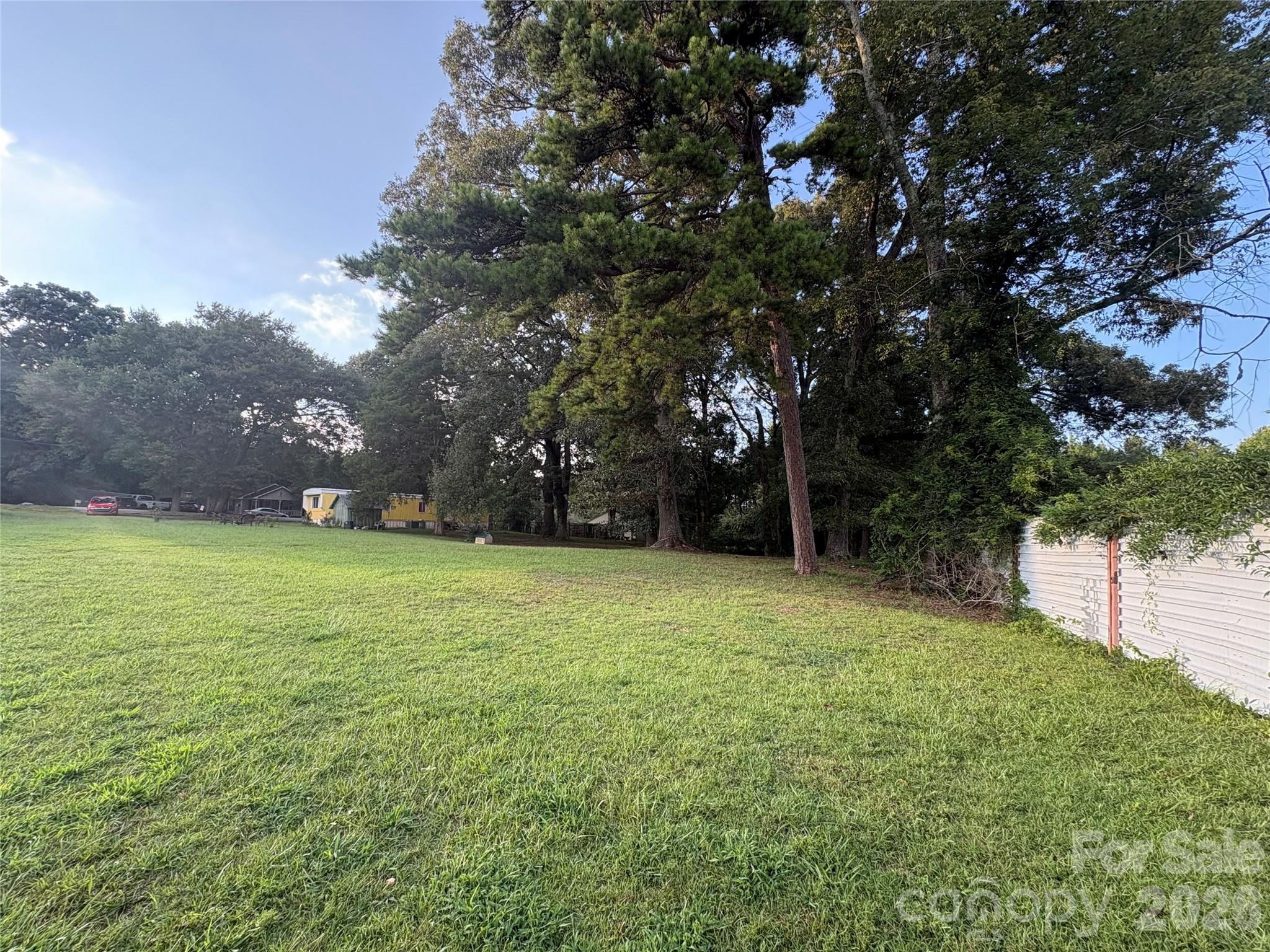 875 Hilldale Drive — Lancaster