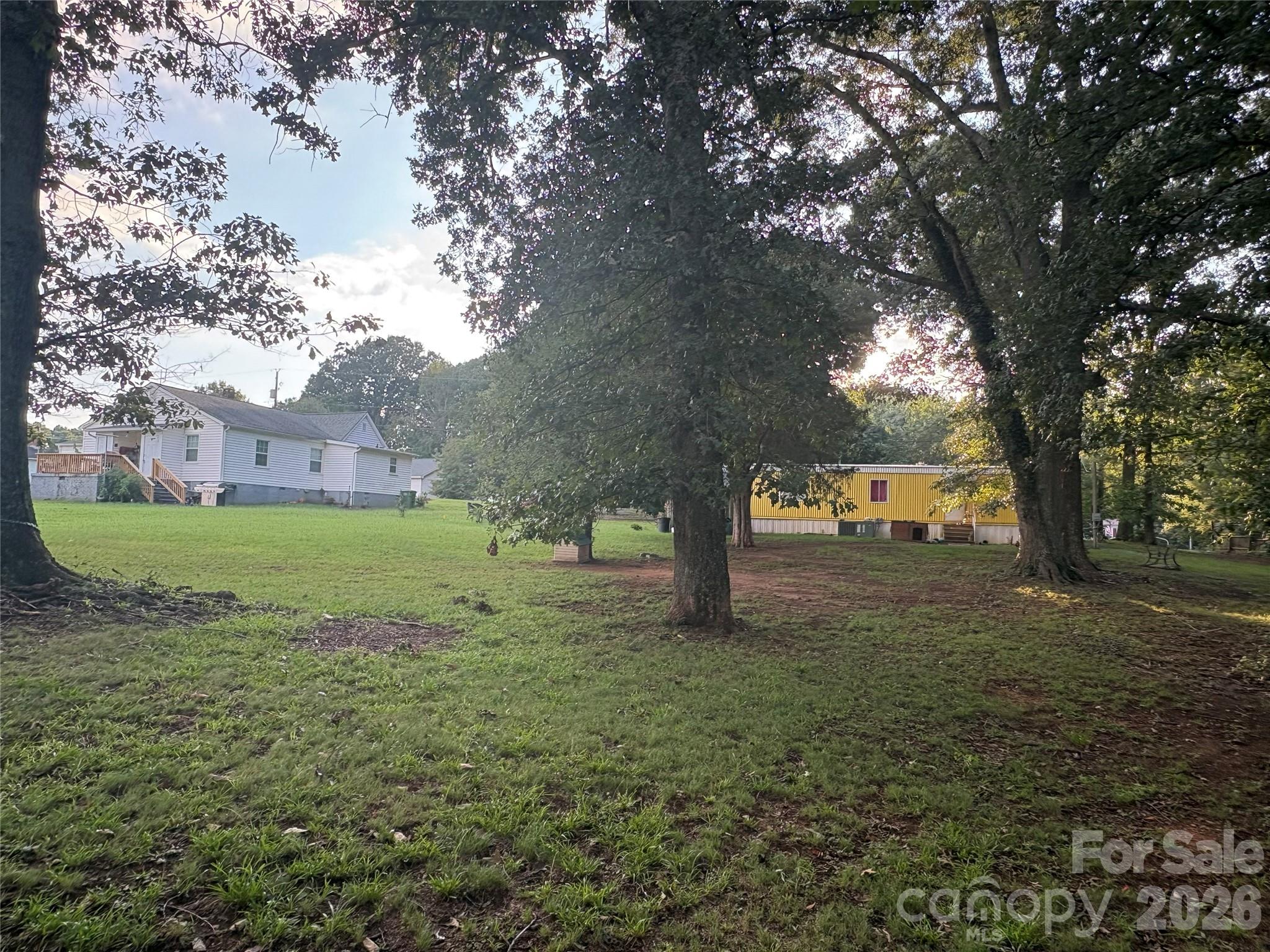 875 Hilldale Drive — Lancaster
