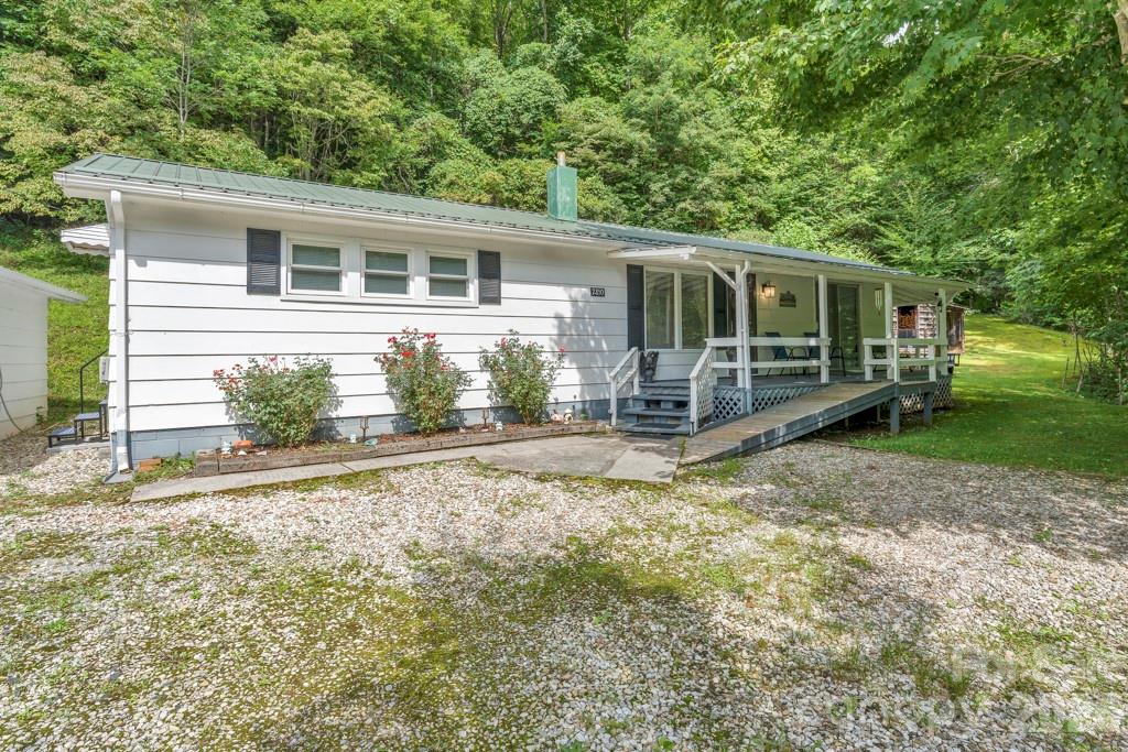 2850 Henson Creek Road — Newland
