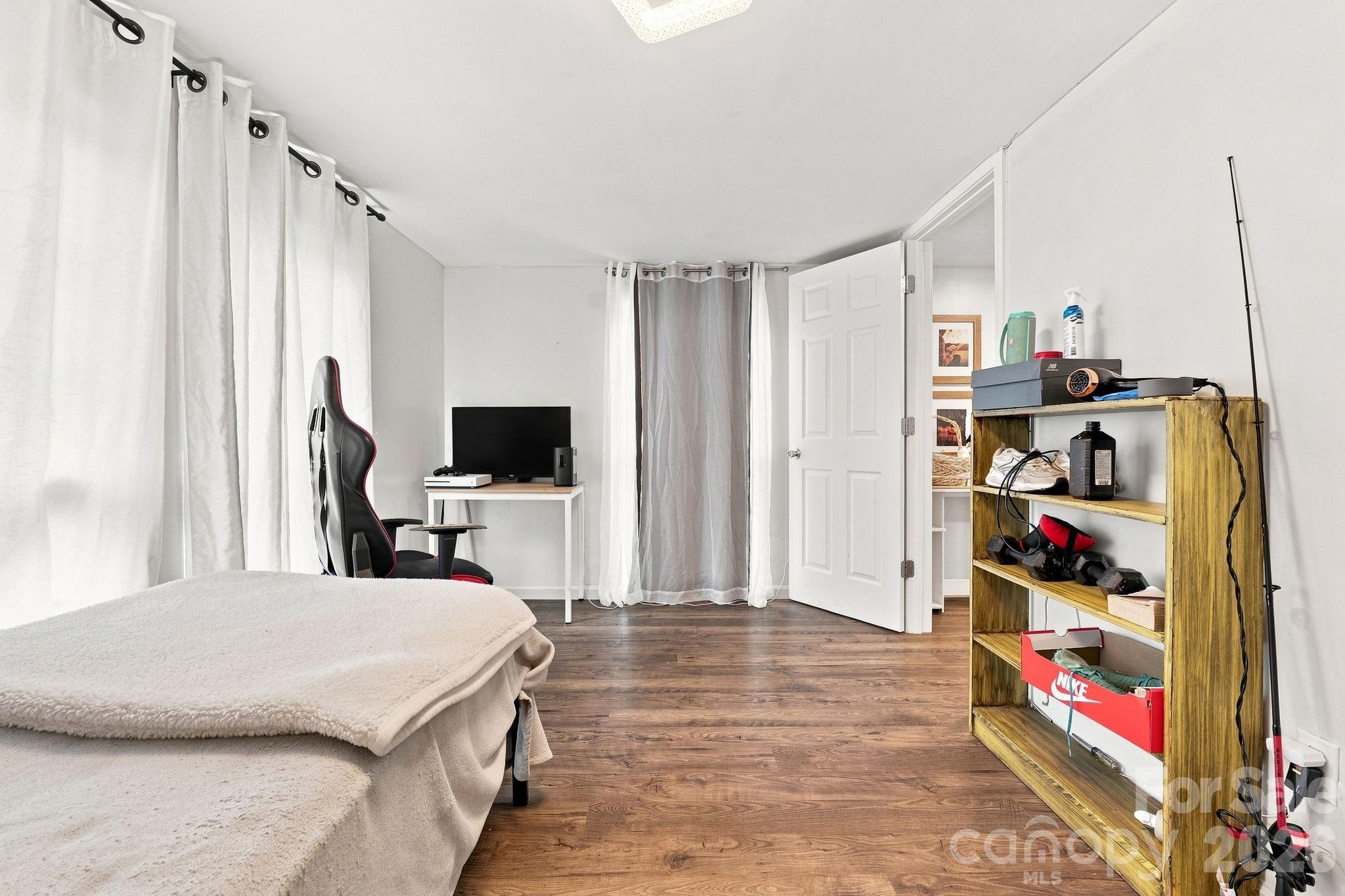 1433 Oakbrook Lane — Denver