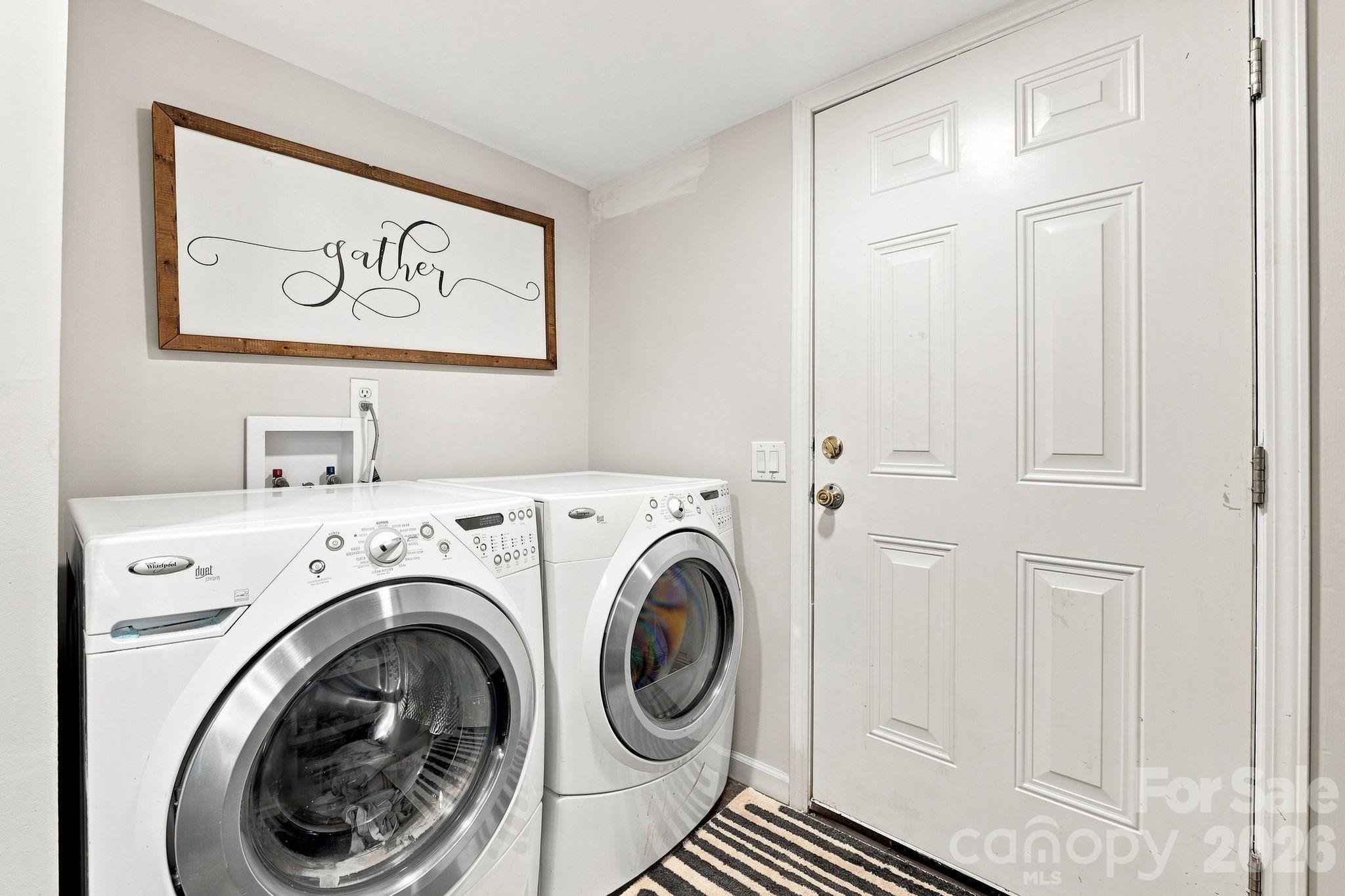 1433 Oakbrook Lane — Denver