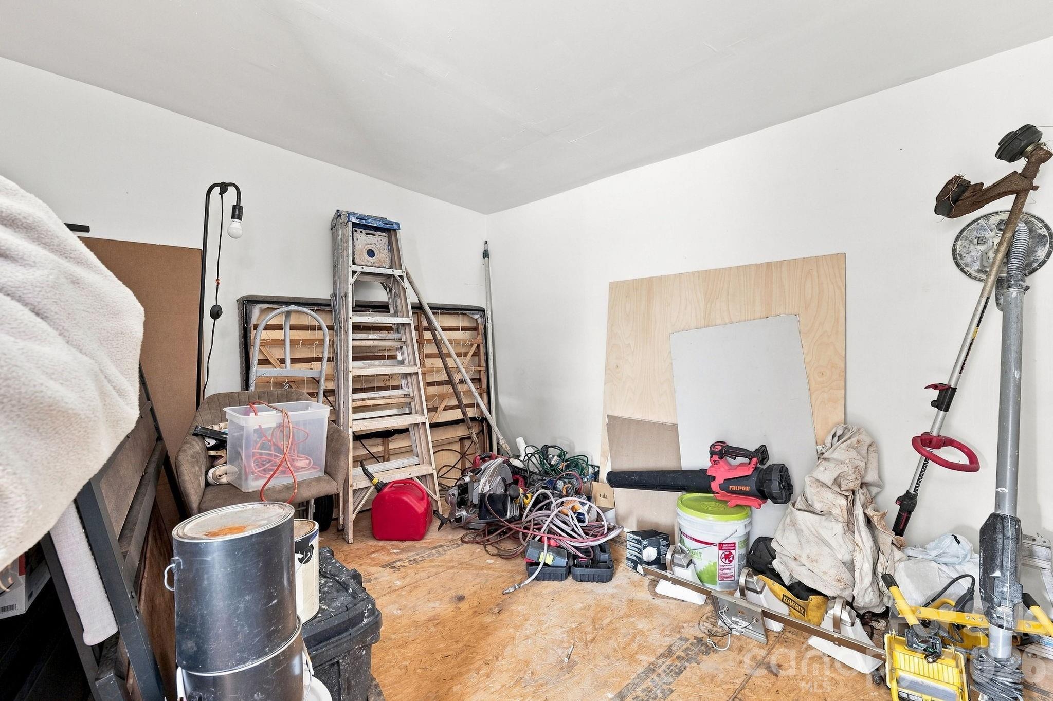 1433 Oakbrook Lane — Denver