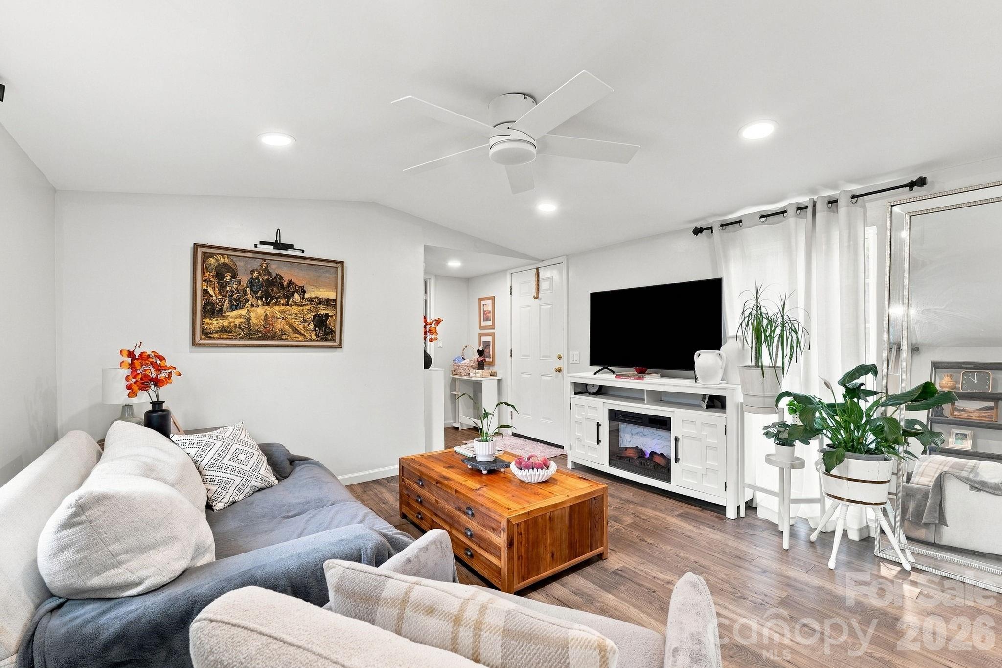 1433 Oakbrook Lane — Denver