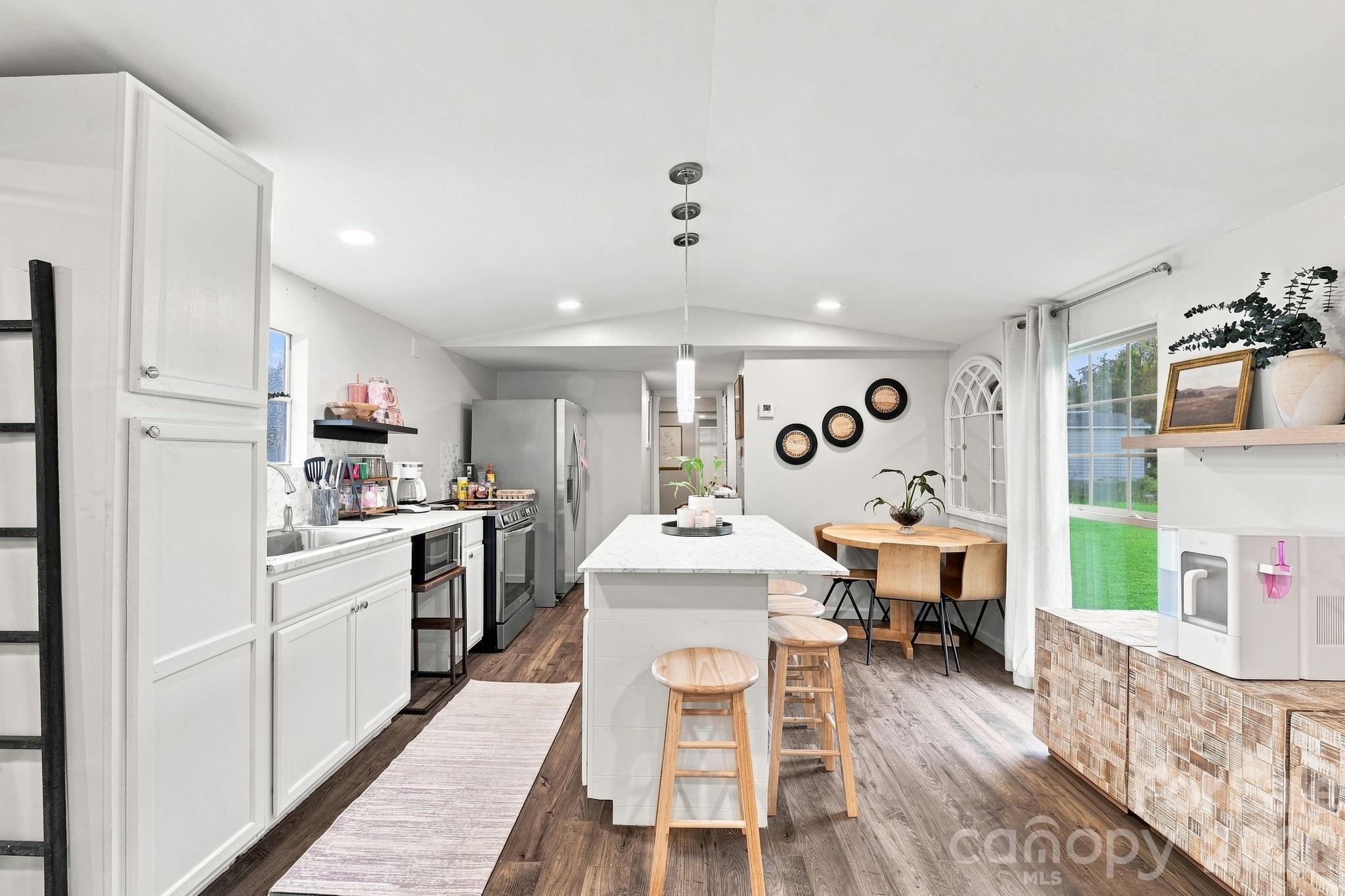 1433 Oakbrook Lane — Denver