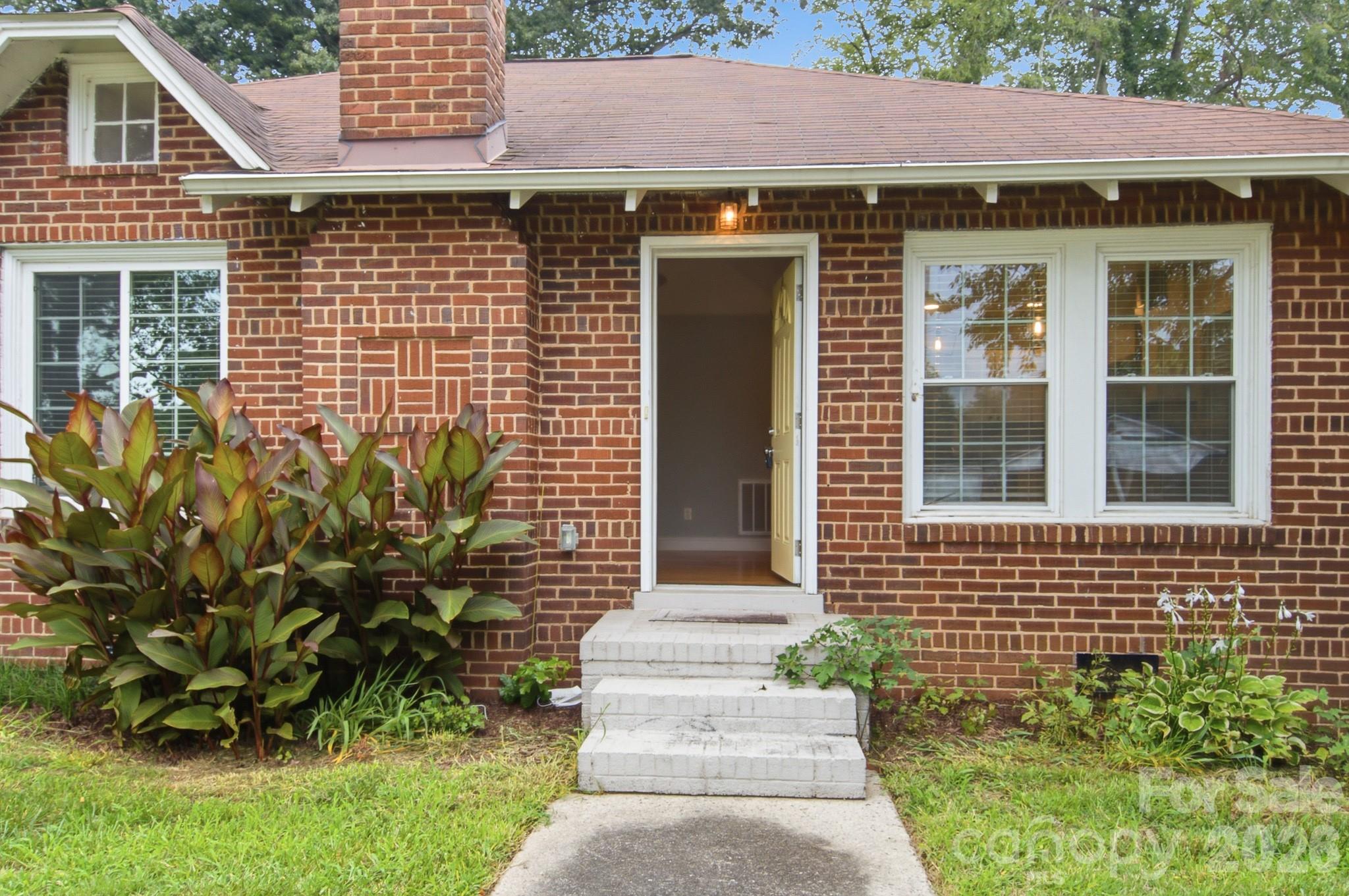 626 S Green Street — Statesville